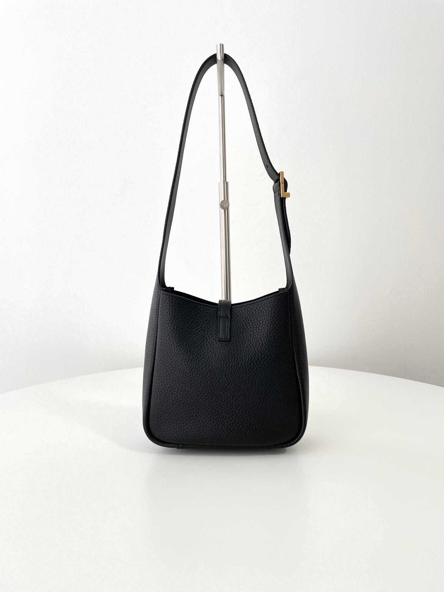 생로랑 LE 5À7 서플 베이비 그레인 레더