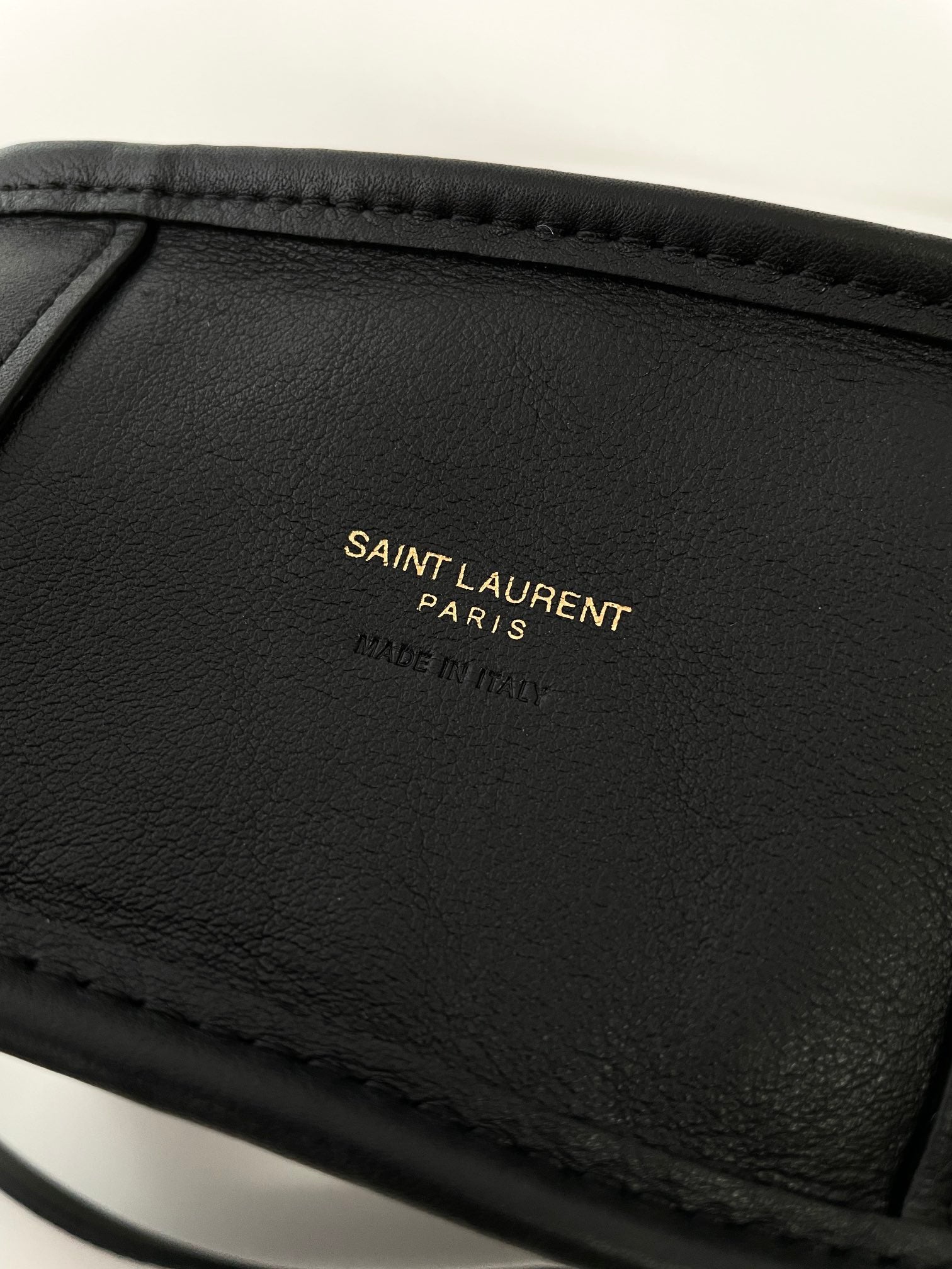 생로랑 LE 5À7 서플 베이비 그레인 레더