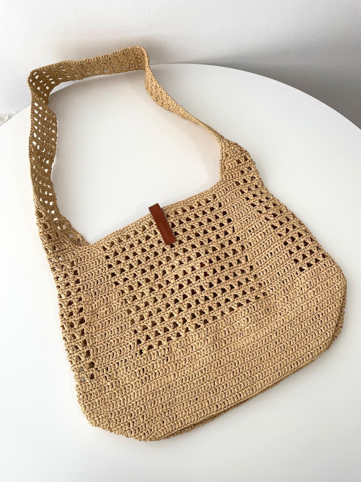 생로랑 크로쉐 라피아 호보백