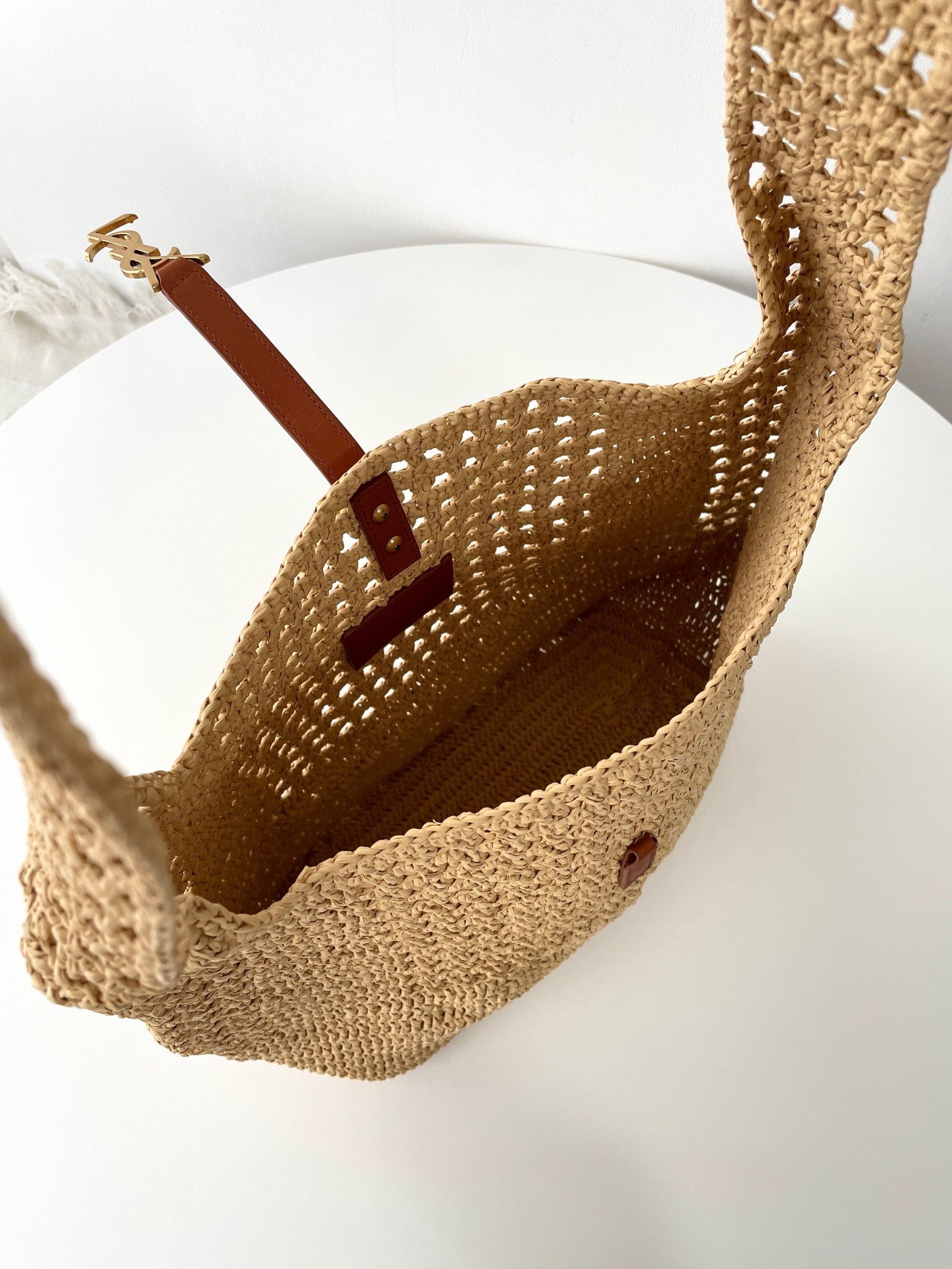 생로랑 크로쉐 라피아 호보백