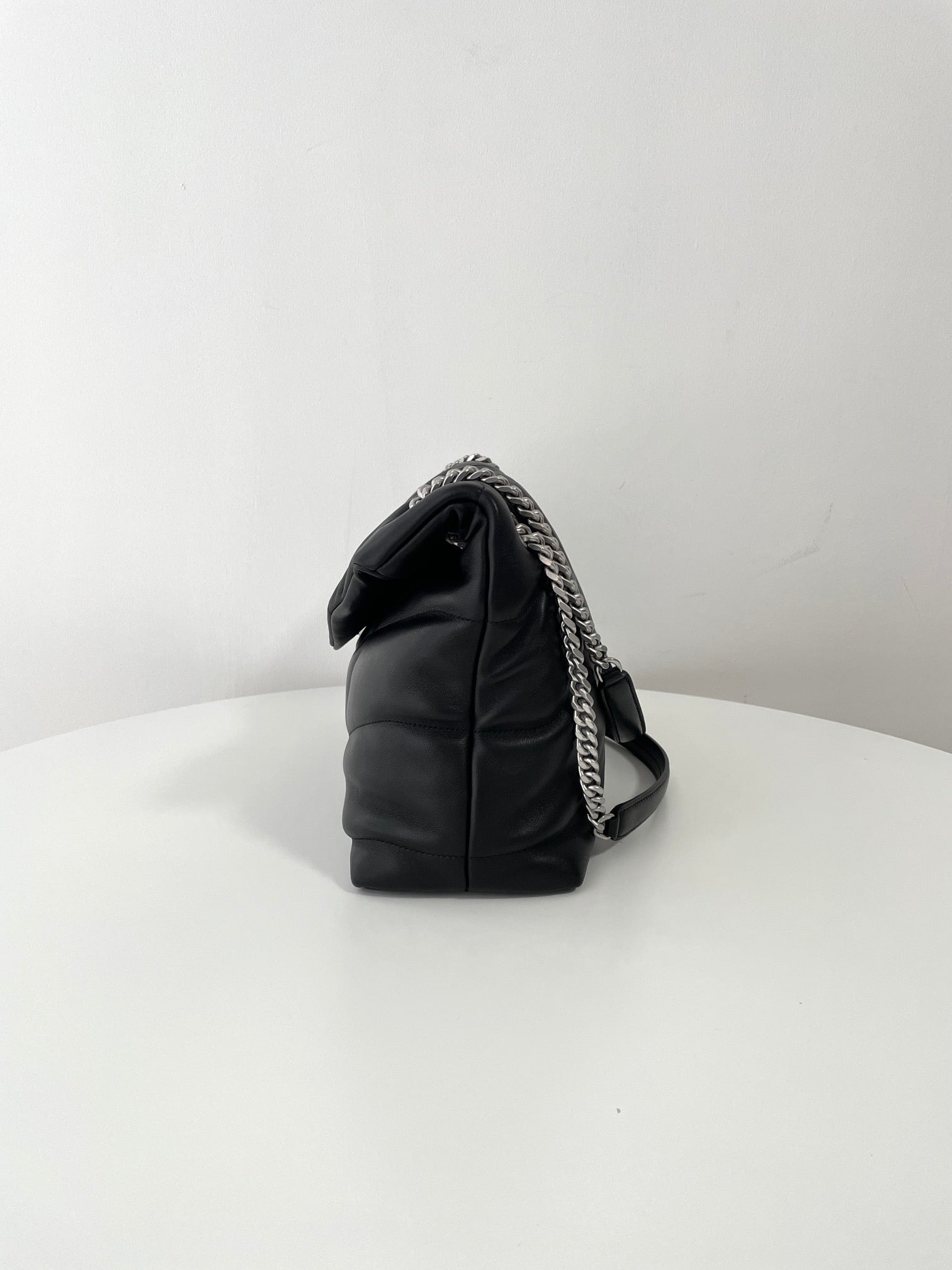 생로랑 루루 푸퍼백 미디움