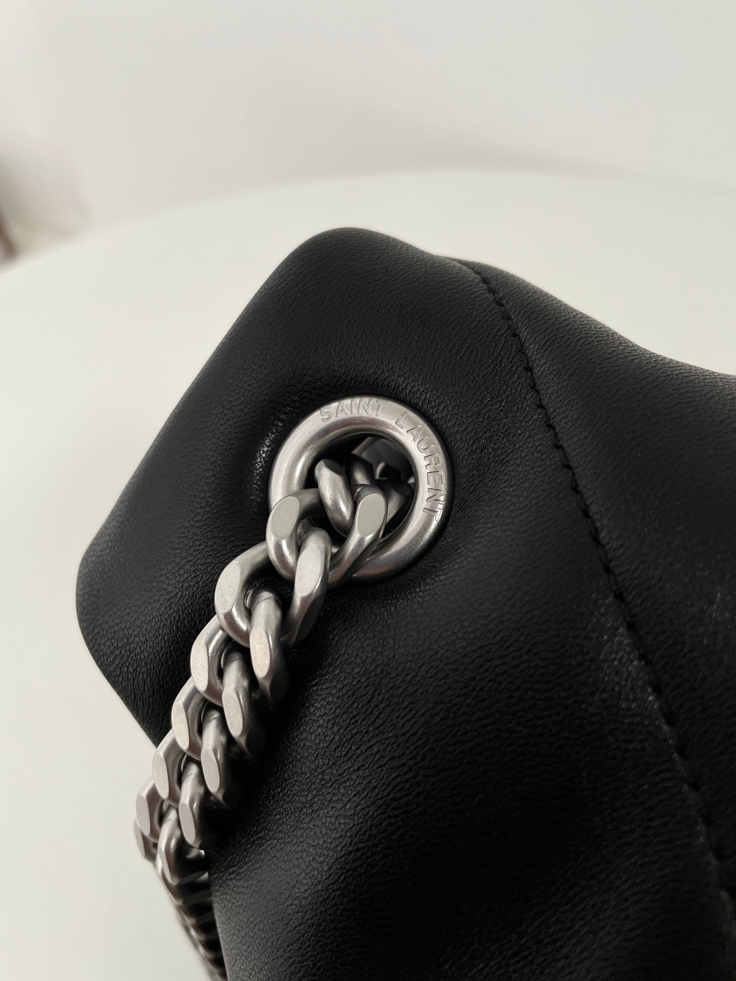 생로랑 루루 푸퍼백 미디움