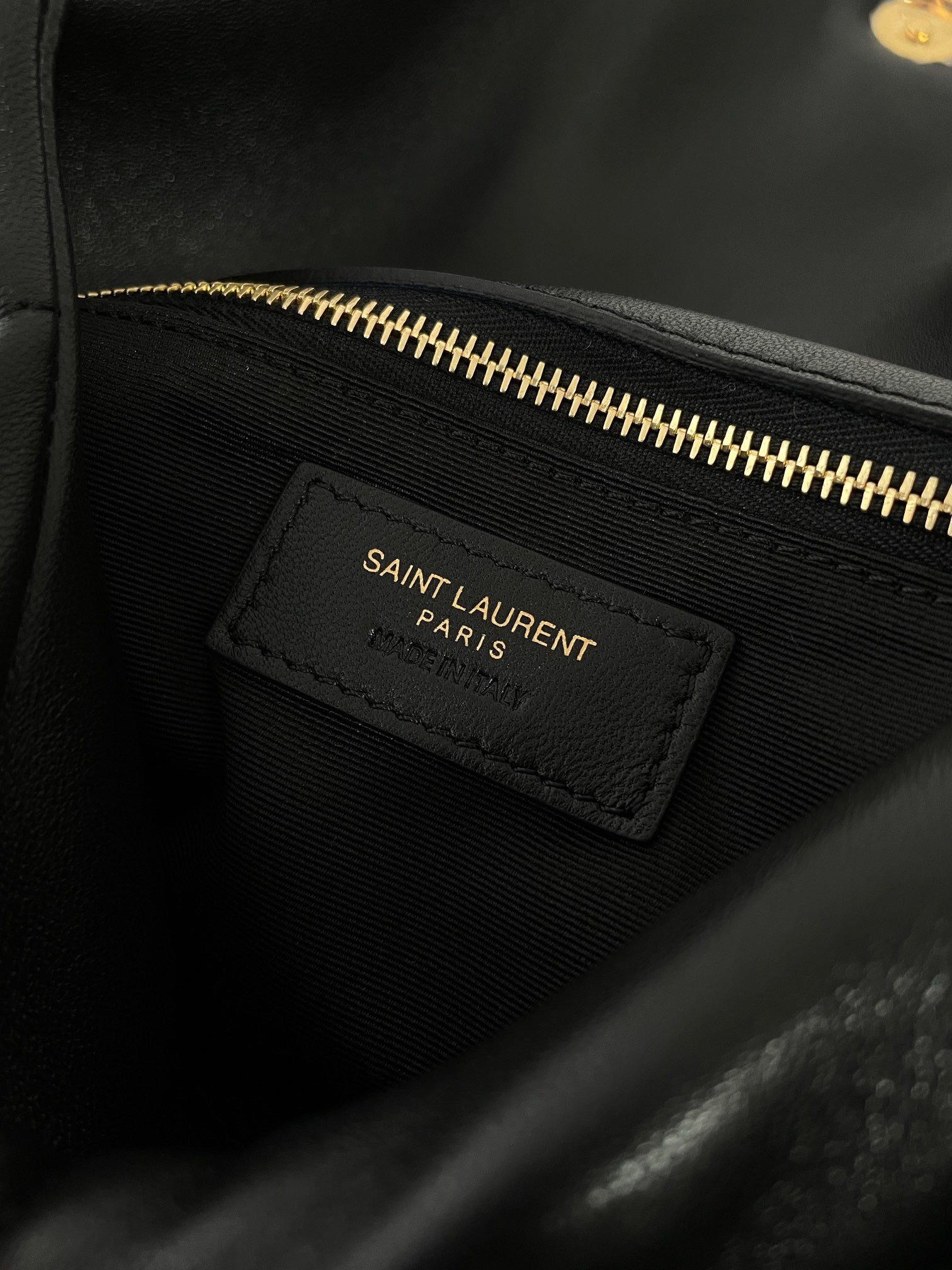 생로랑 루루 푸퍼백 미디움(금장)