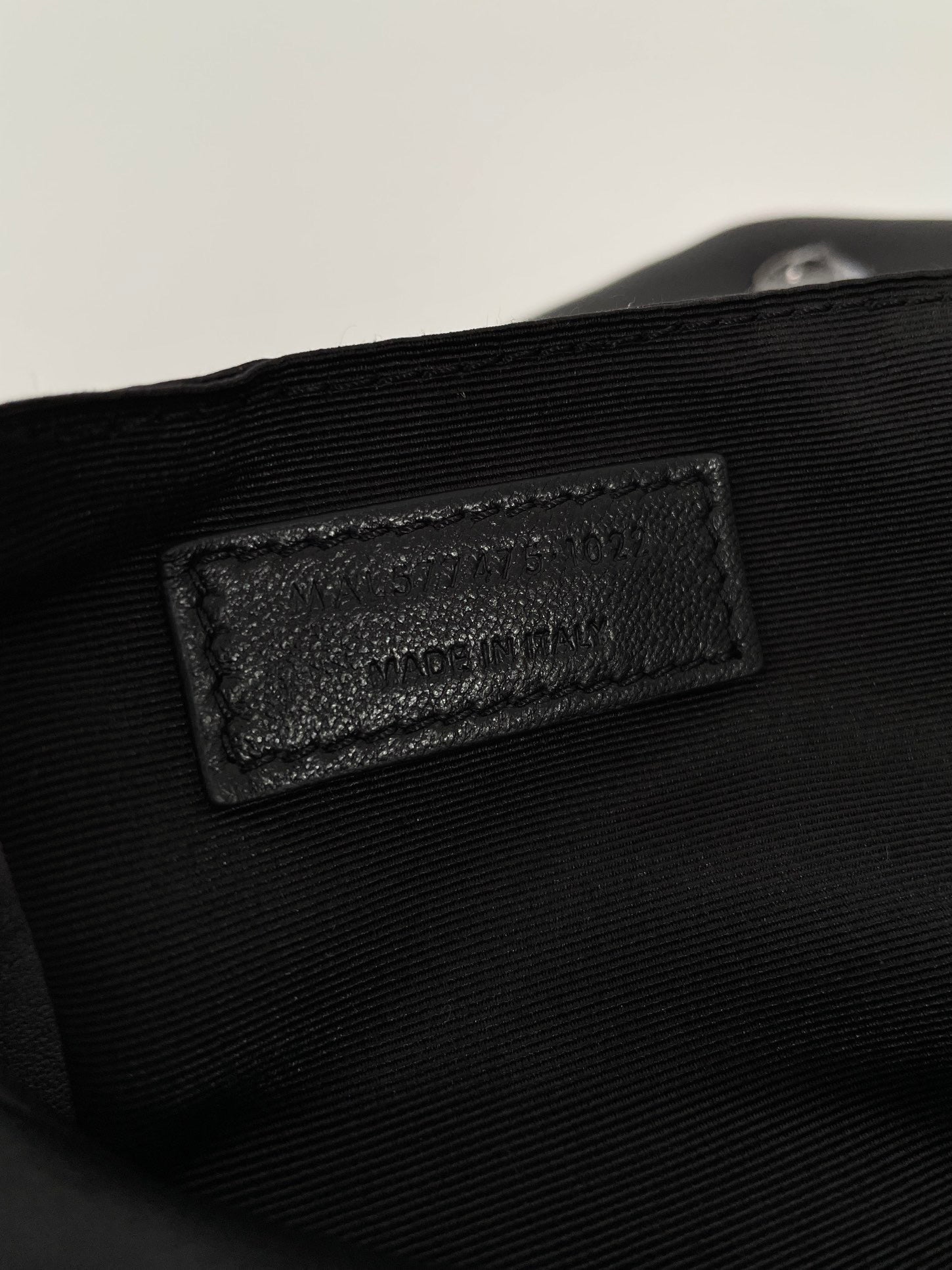 생로랑 루루 푸퍼백 미디움(흑장)