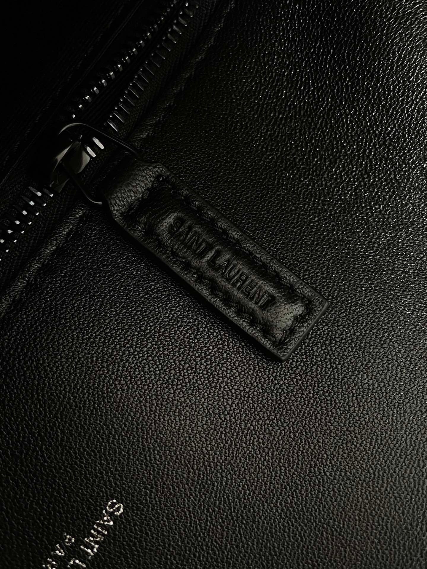 생로랑 루루 푸퍼백 미디움(흑장)