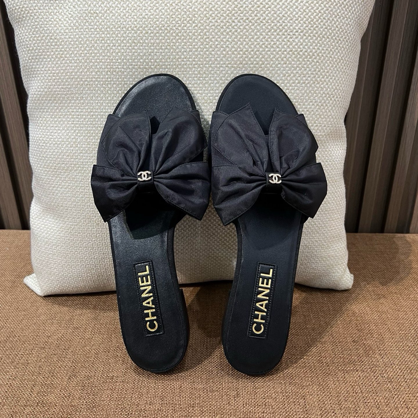 샤넬 리본 슬리퍼