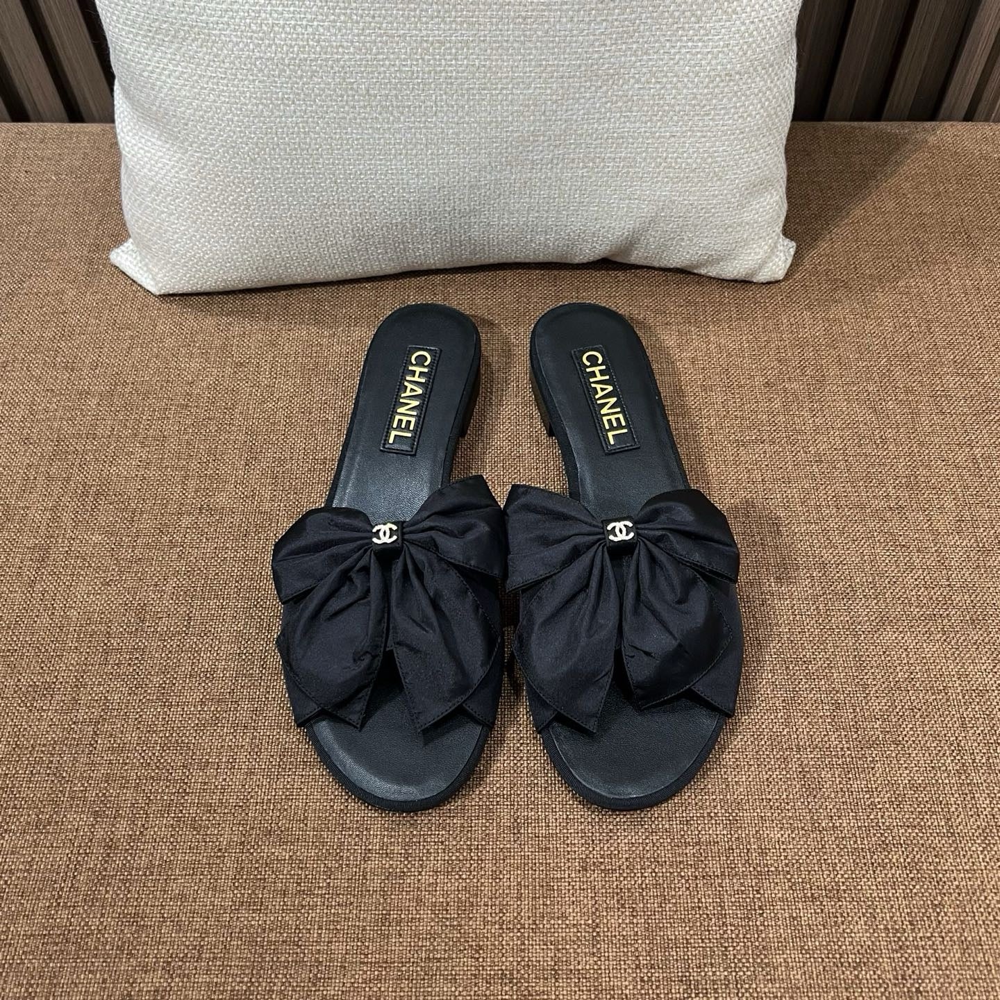 샤넬 리본 슬리퍼