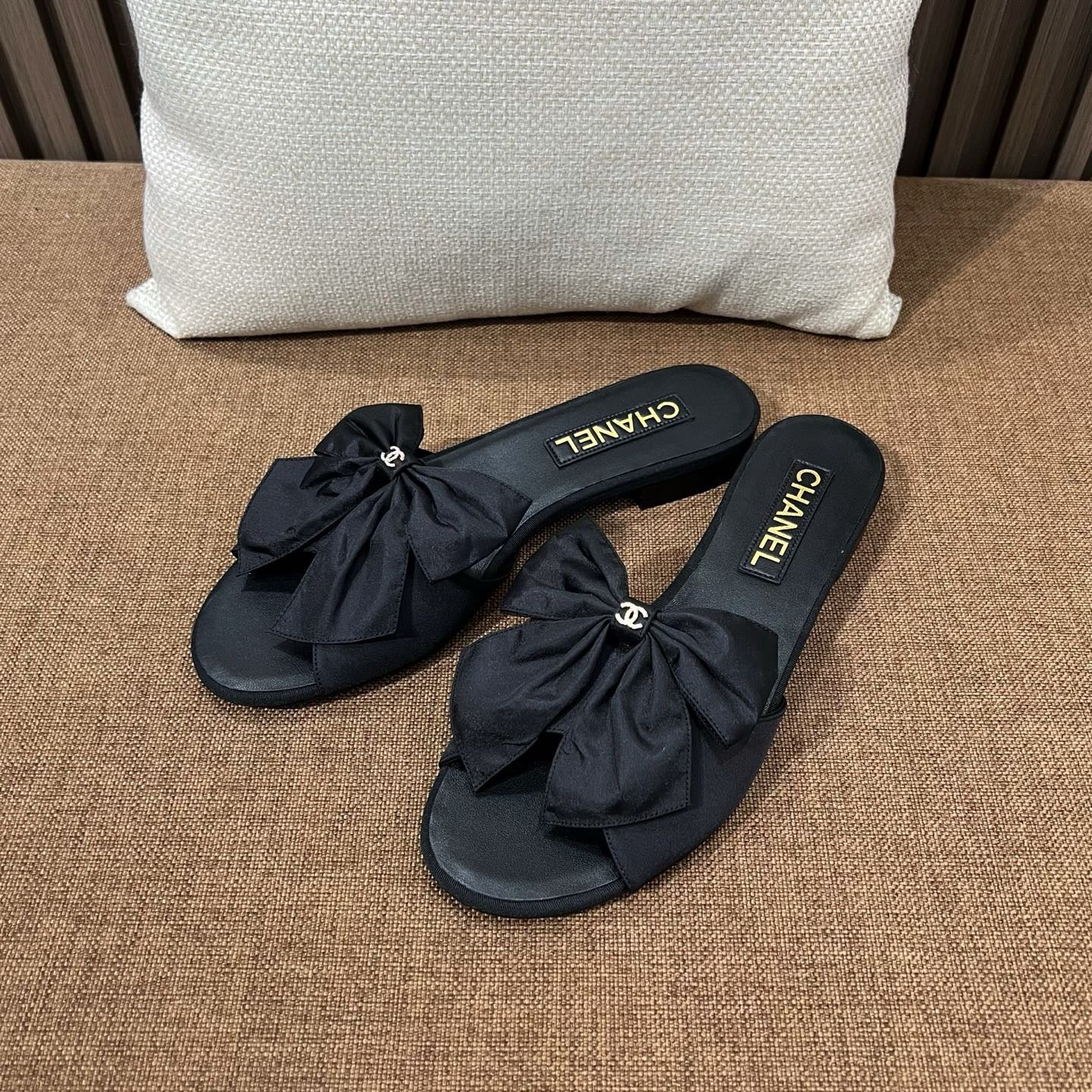 샤넬 리본 슬리퍼