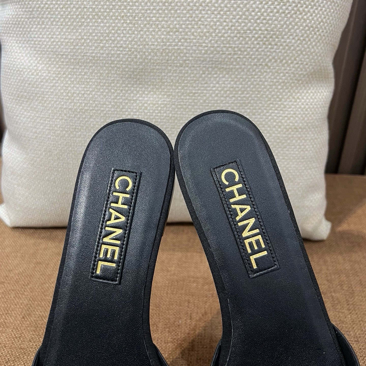 샤넬 리본 슬리퍼