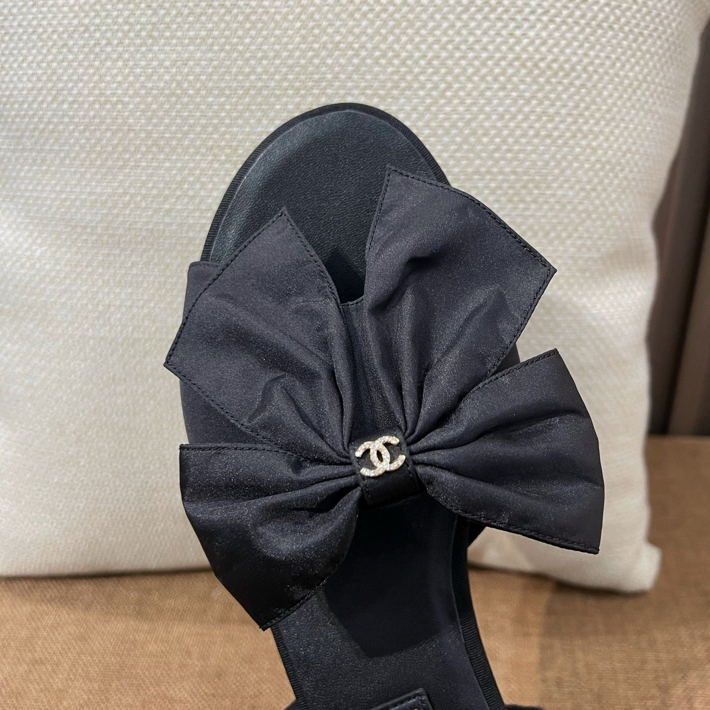 샤넬 리본 슬리퍼