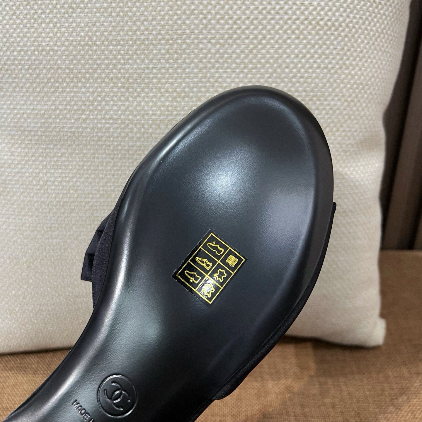 샤넬 리본 슬리퍼