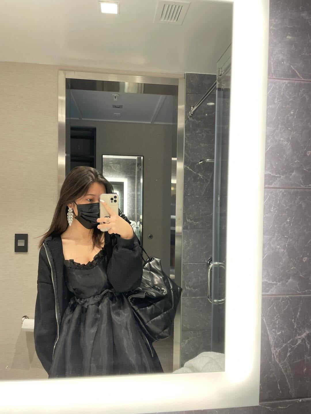 생로랑 루루 푸퍼백 미디움(흑장)