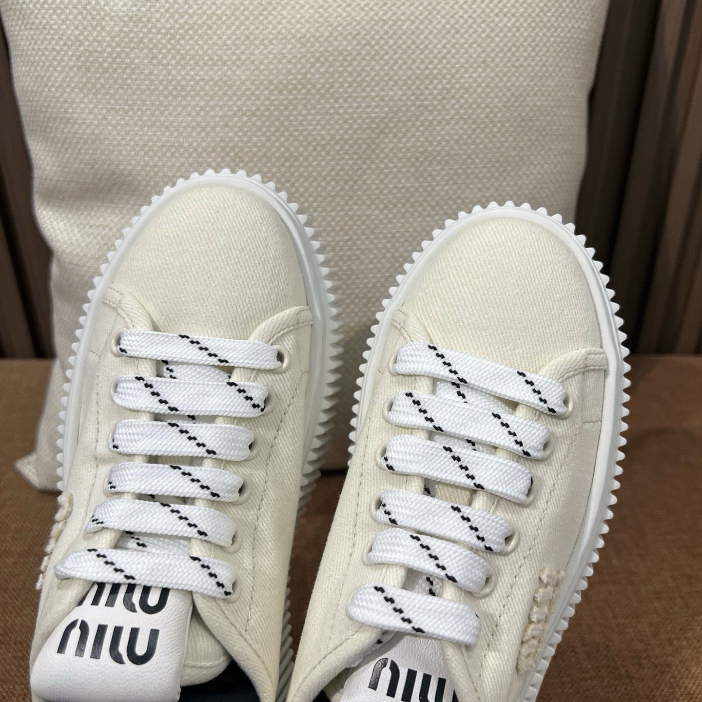 미우미우 데님 스니커즈