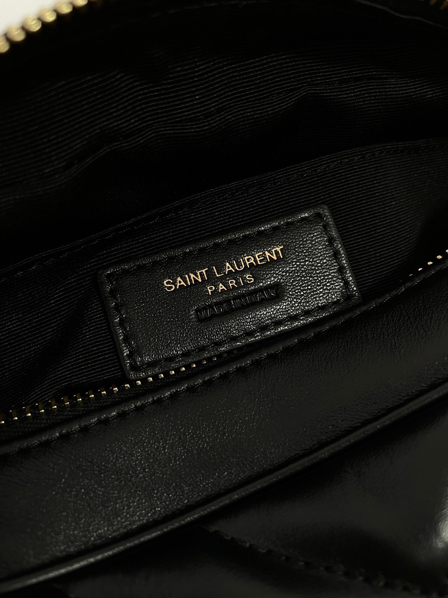 생로랑 루 카메라 백 퀼티드 레더