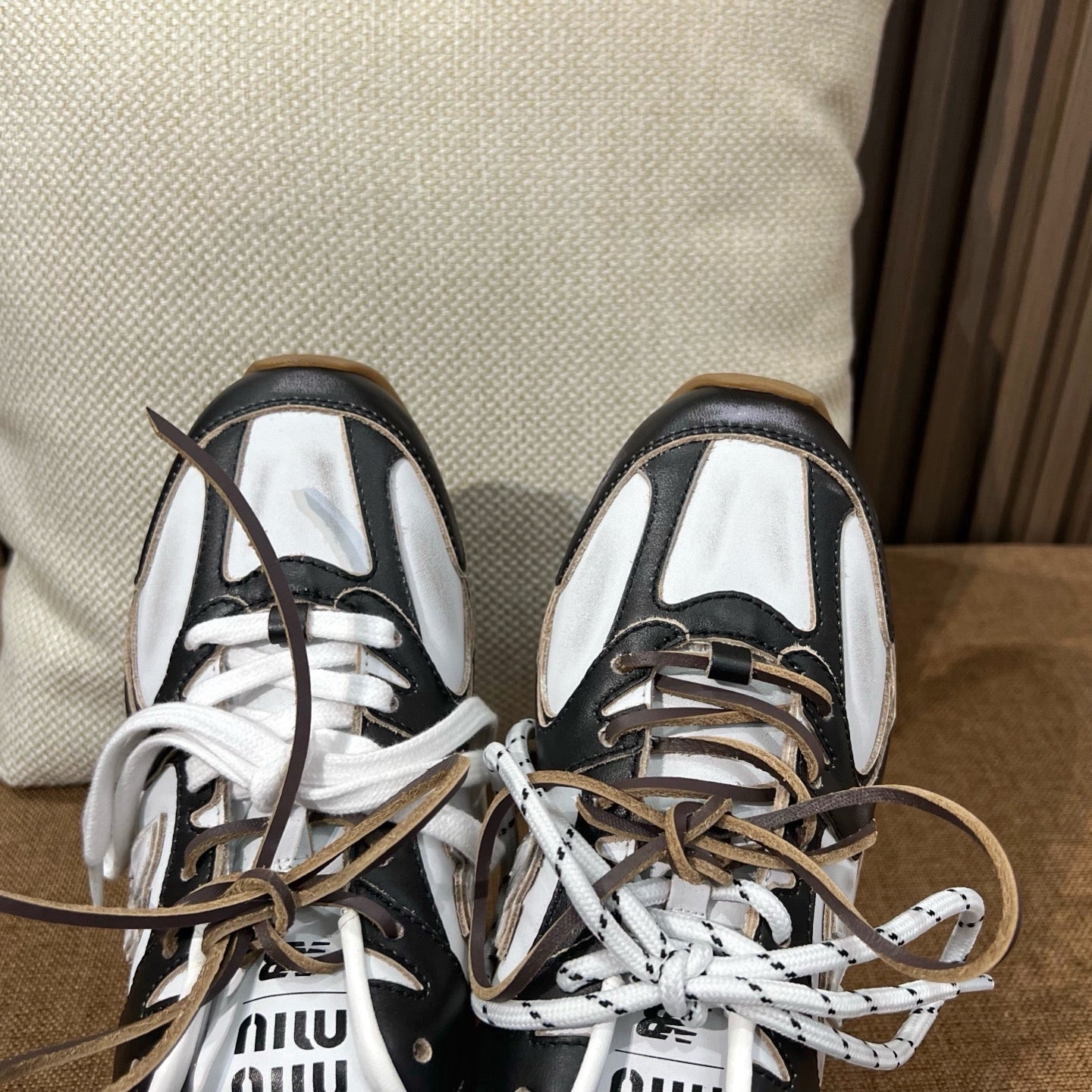 미우미우 X 뉴발란스 530 SL 가죽 스니커즈