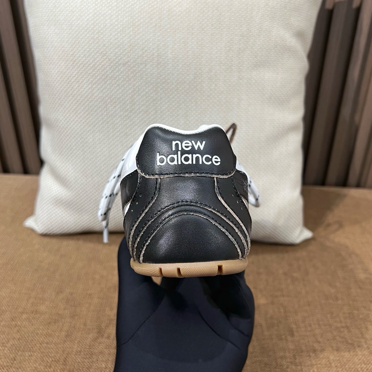 미우미우 X 뉴발란스 530 SL 가죽 스니커즈