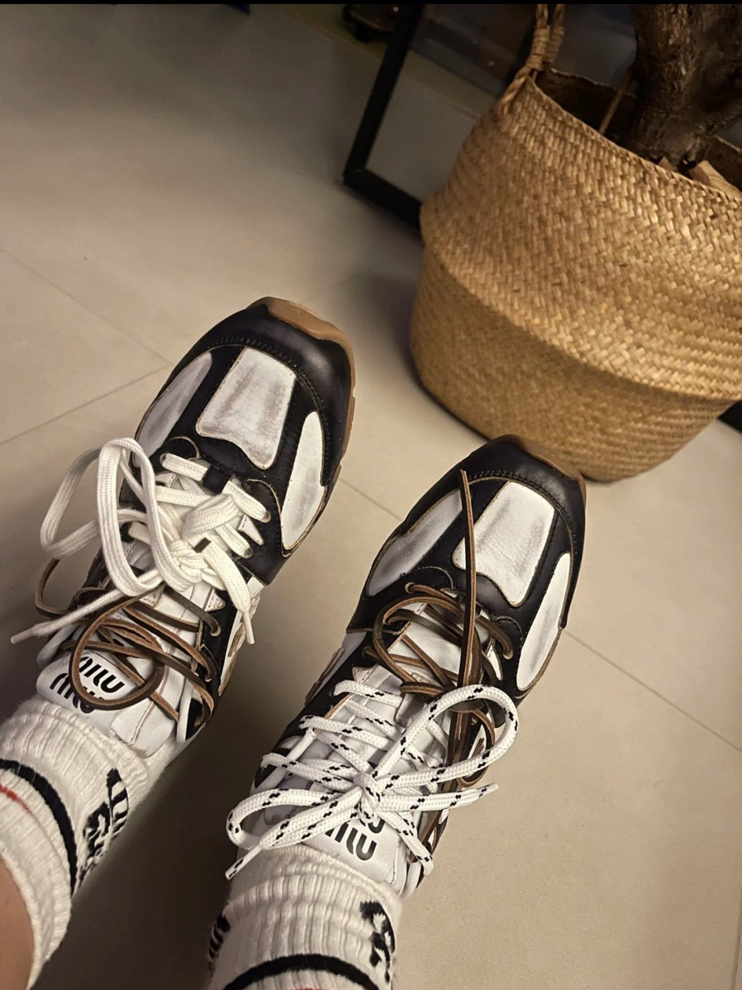 미우미우 X 뉴발란스 530 SL 가죽 스니커즈