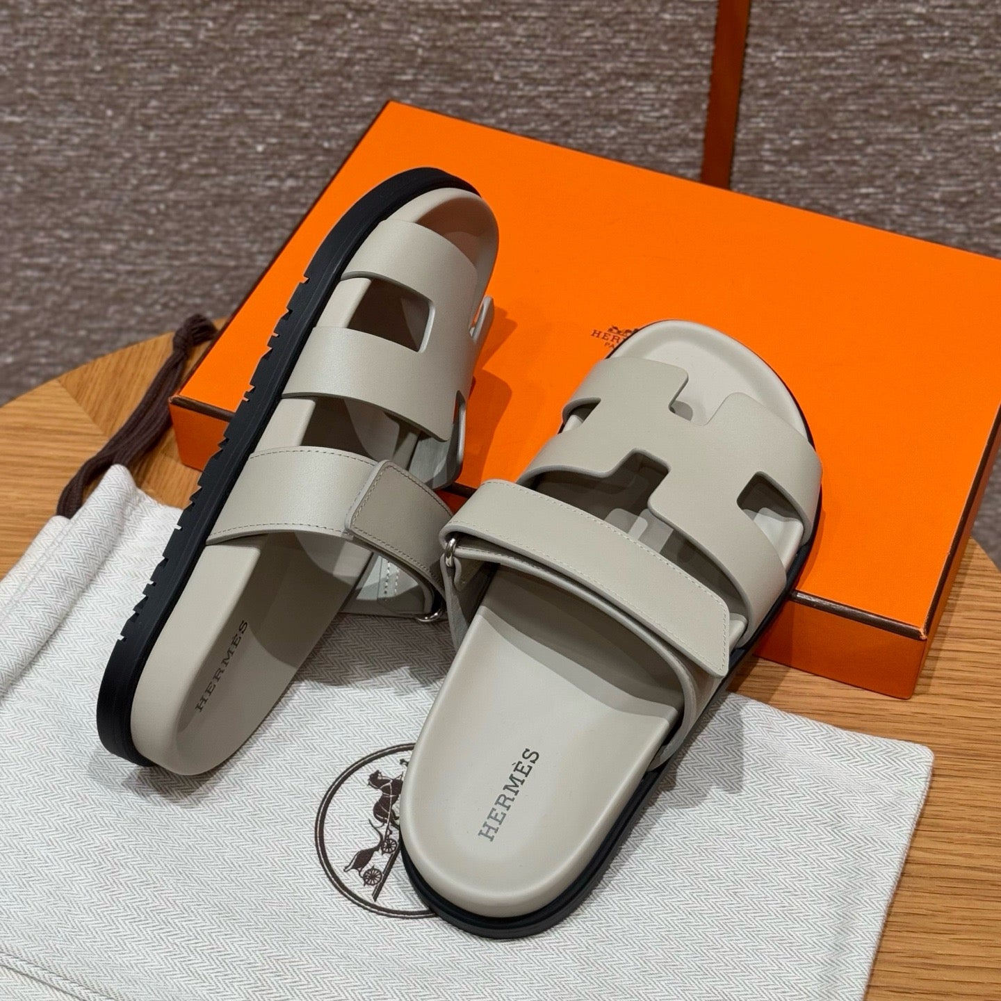 에르메스 CHYPRE 시프레 샌들 스위프트