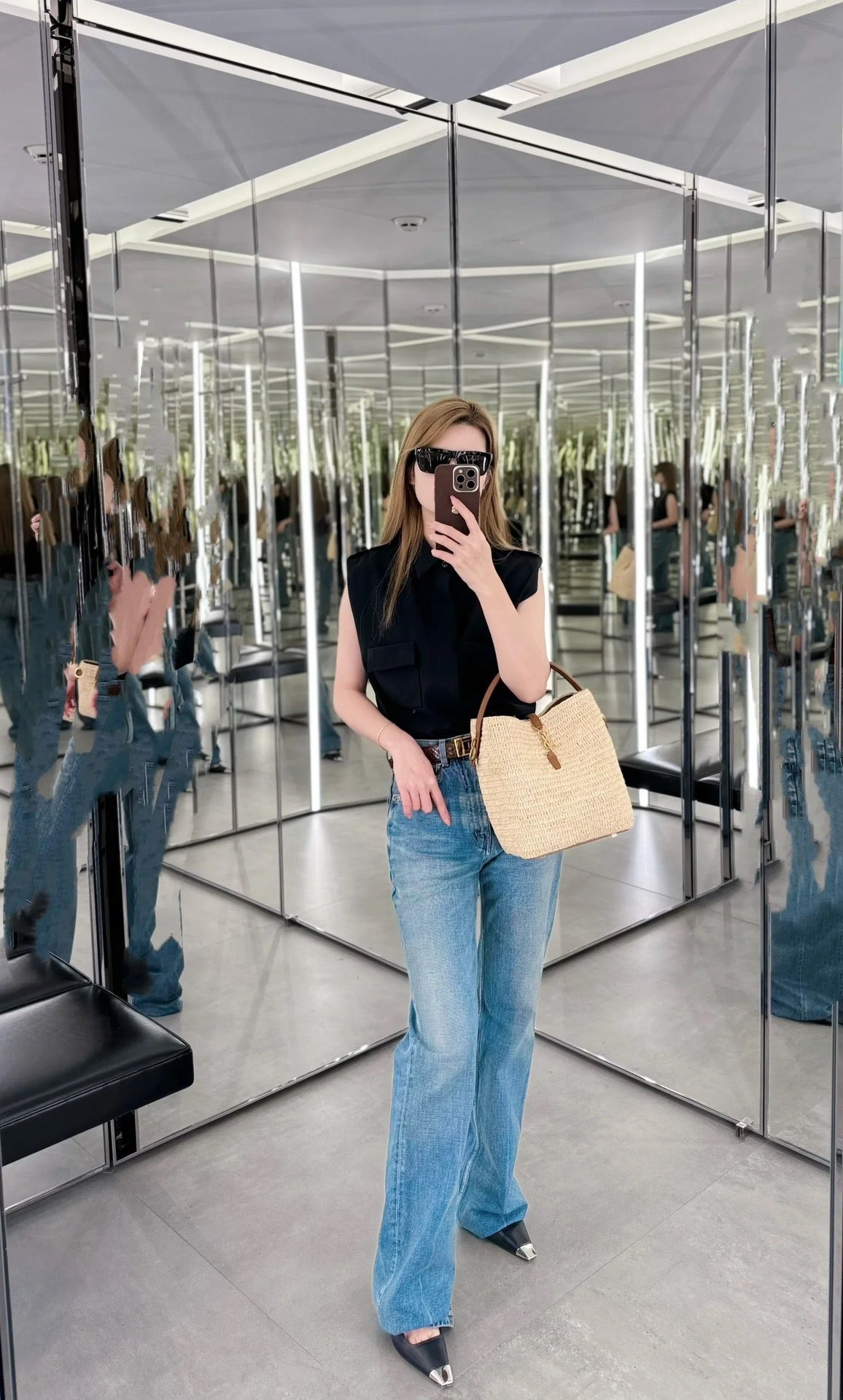 생로랑 LE 37 버킷백 우븐 라피아