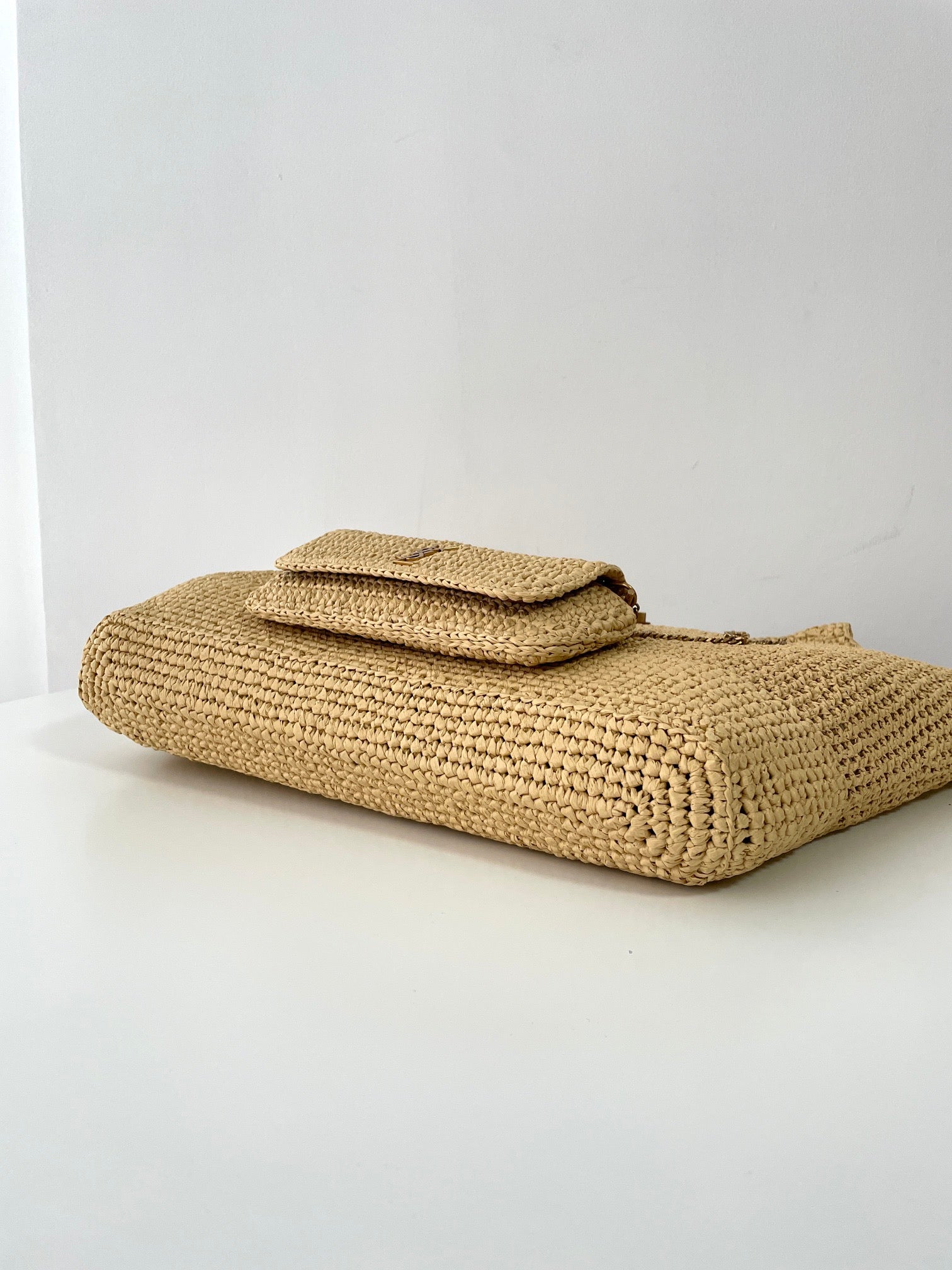 생로랑 이카레 라피아 백