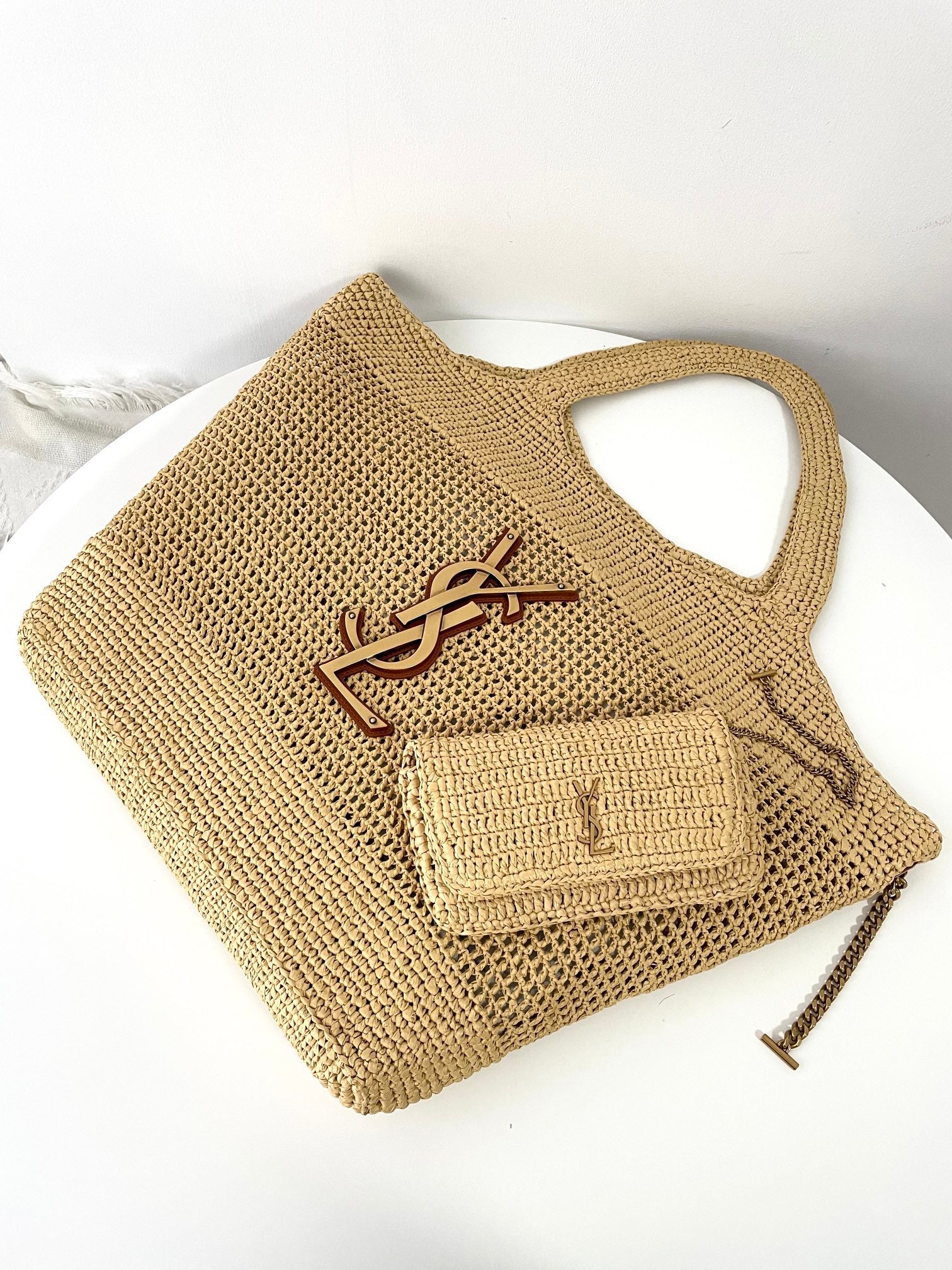 생로랑 이카레 라피아 백