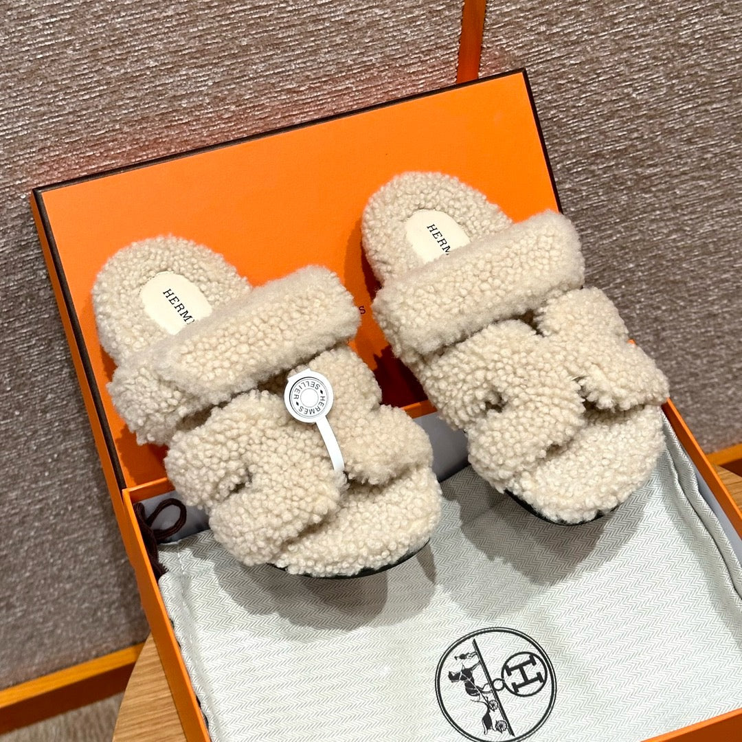 에르메스 CHYPRE 시프레 샌들 시어링