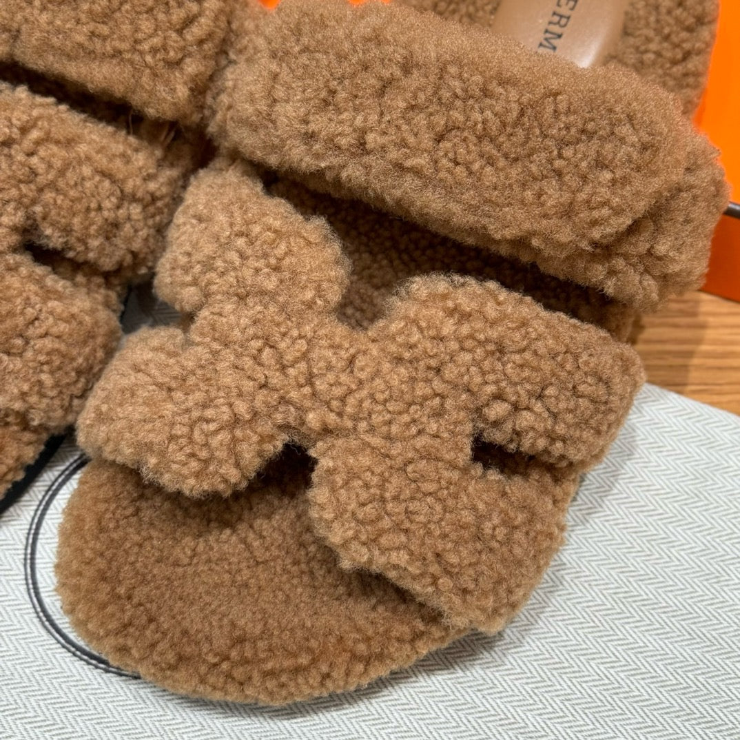 에르메스 CHYPRE 시프레 샌들 시어링