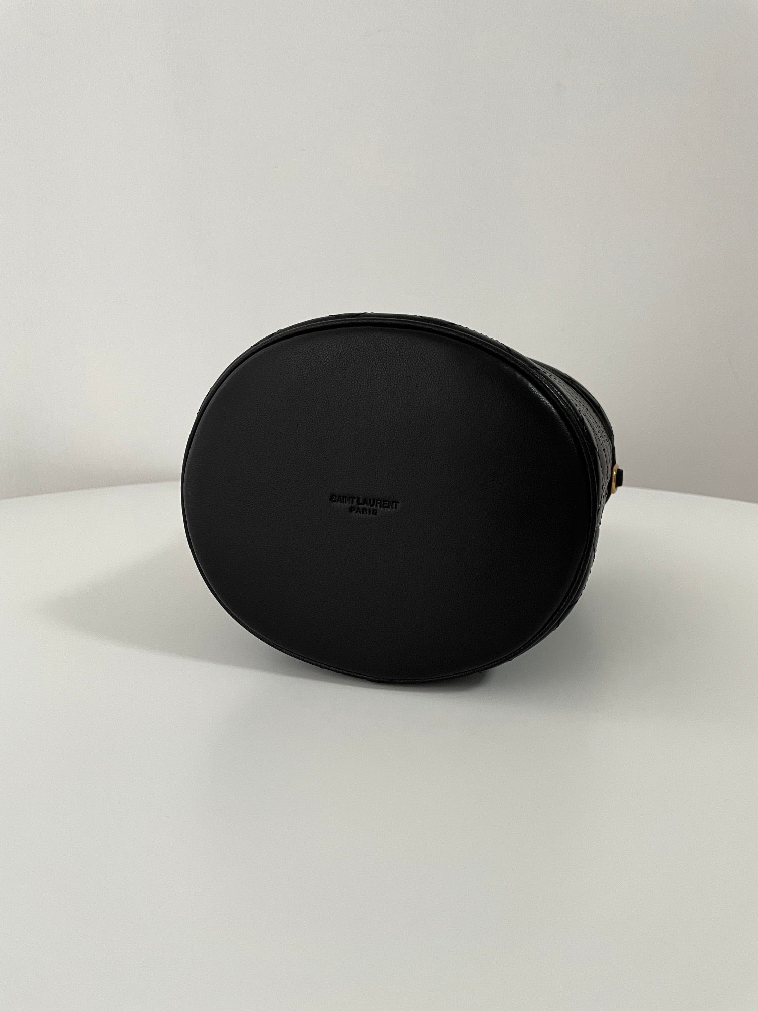 생로랑 가비 버킷백 램스킨 미니