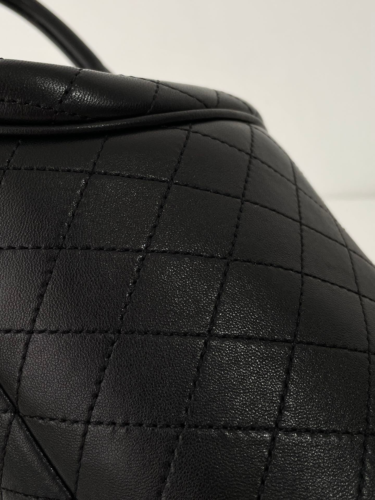 생로랑 가비 버킷백 램스킨 미니