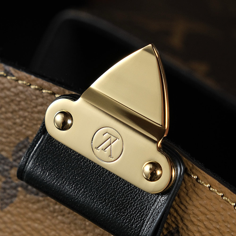 루이비통 카메라 박스 크로스백