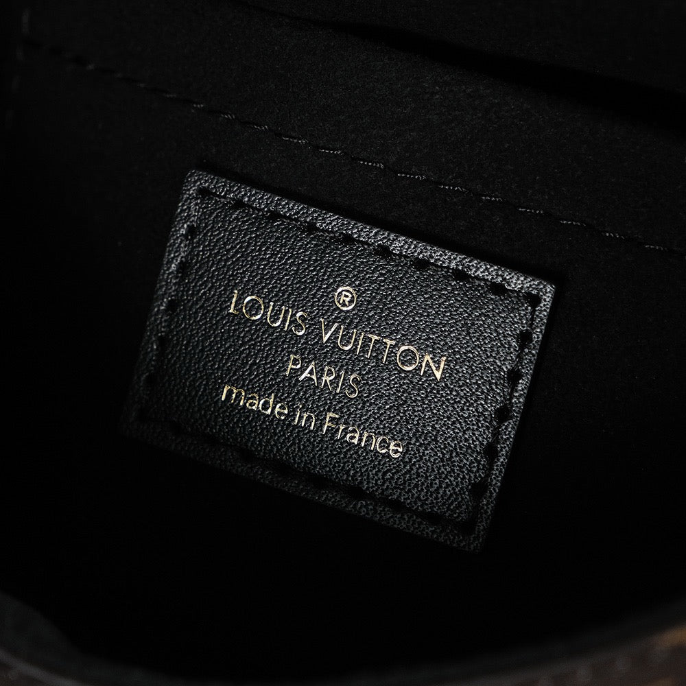 루이비통 카메라 박스 크로스백