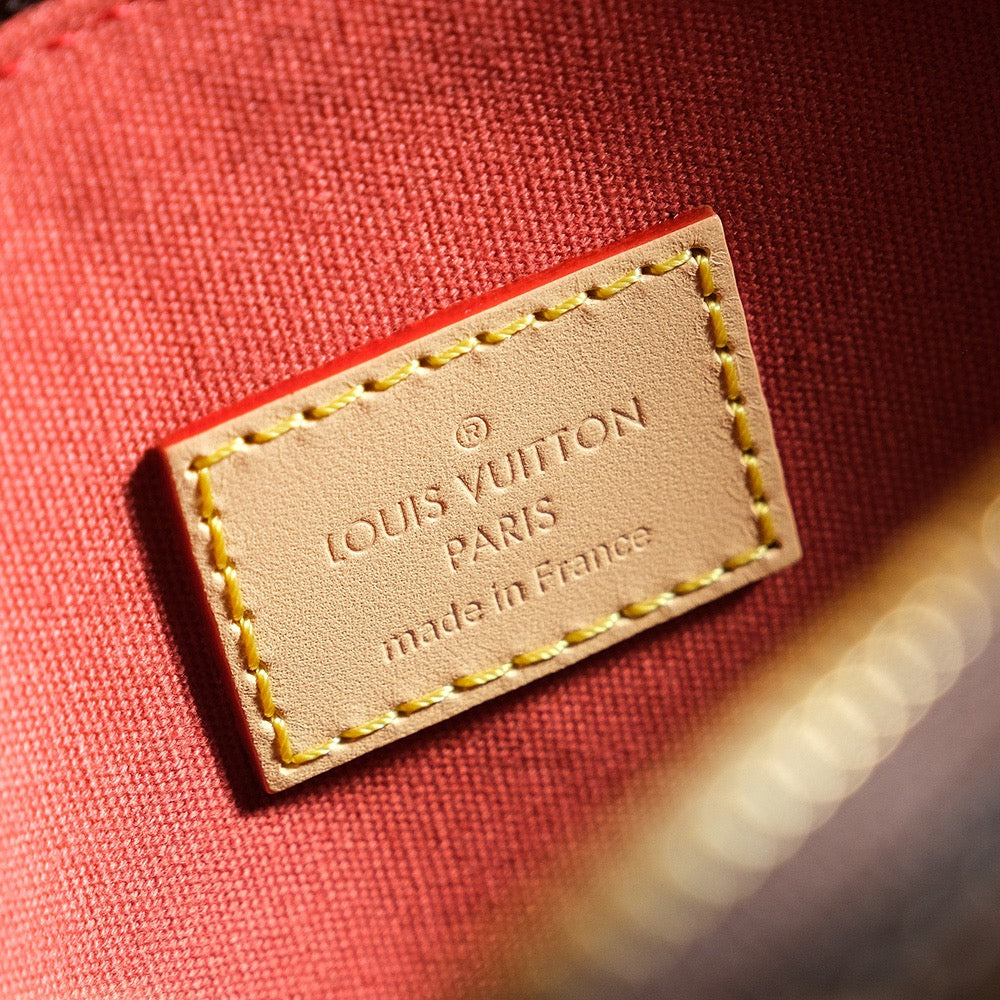 루이비통 락킷 BB