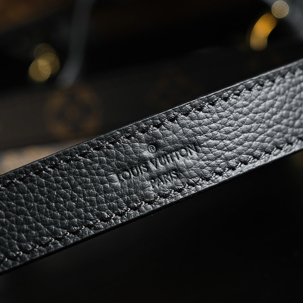 루이비통 네버풀 인사이드 아웃 BB