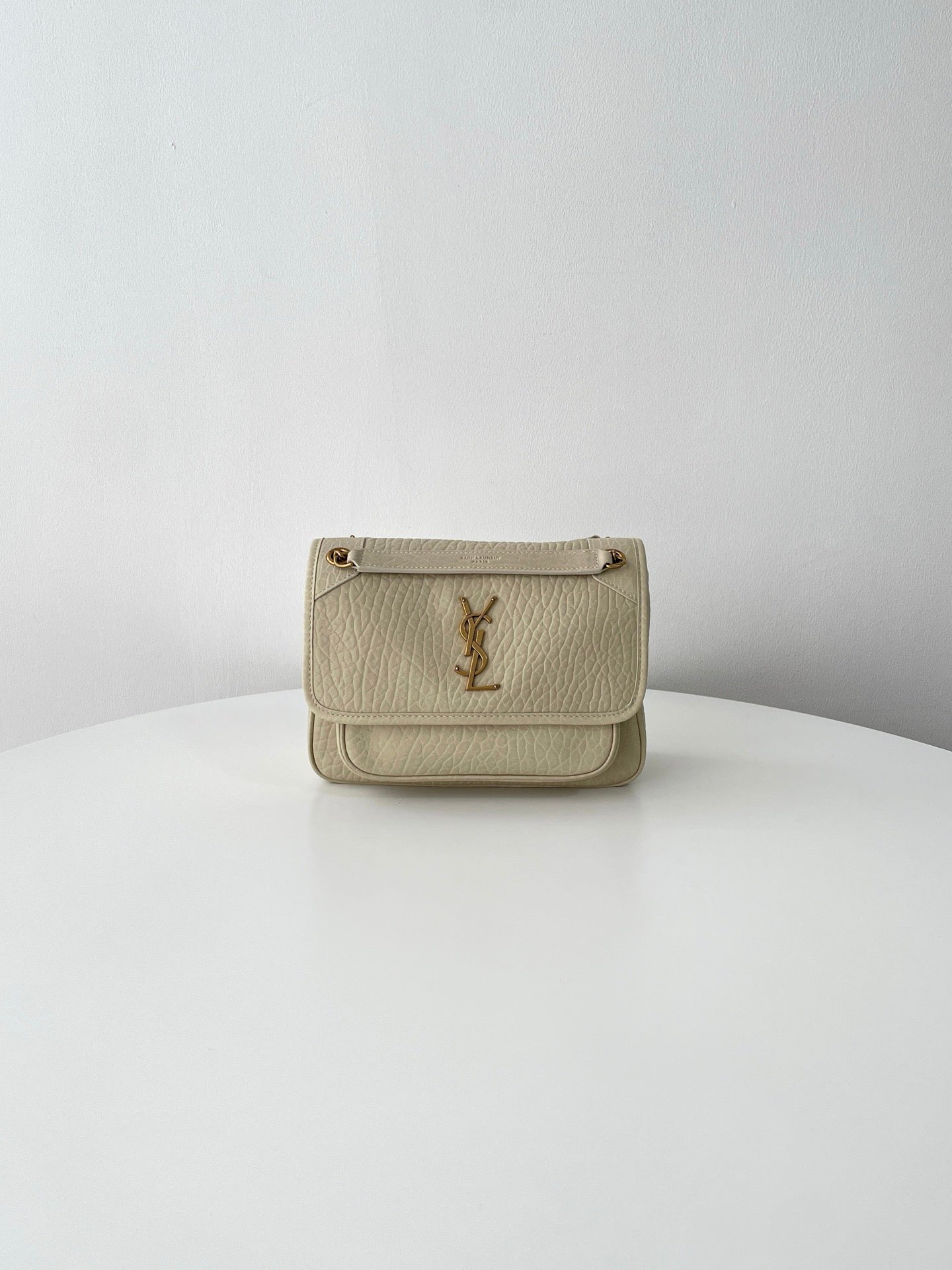 생로랑 니키백 그레인 램스킨  베이비