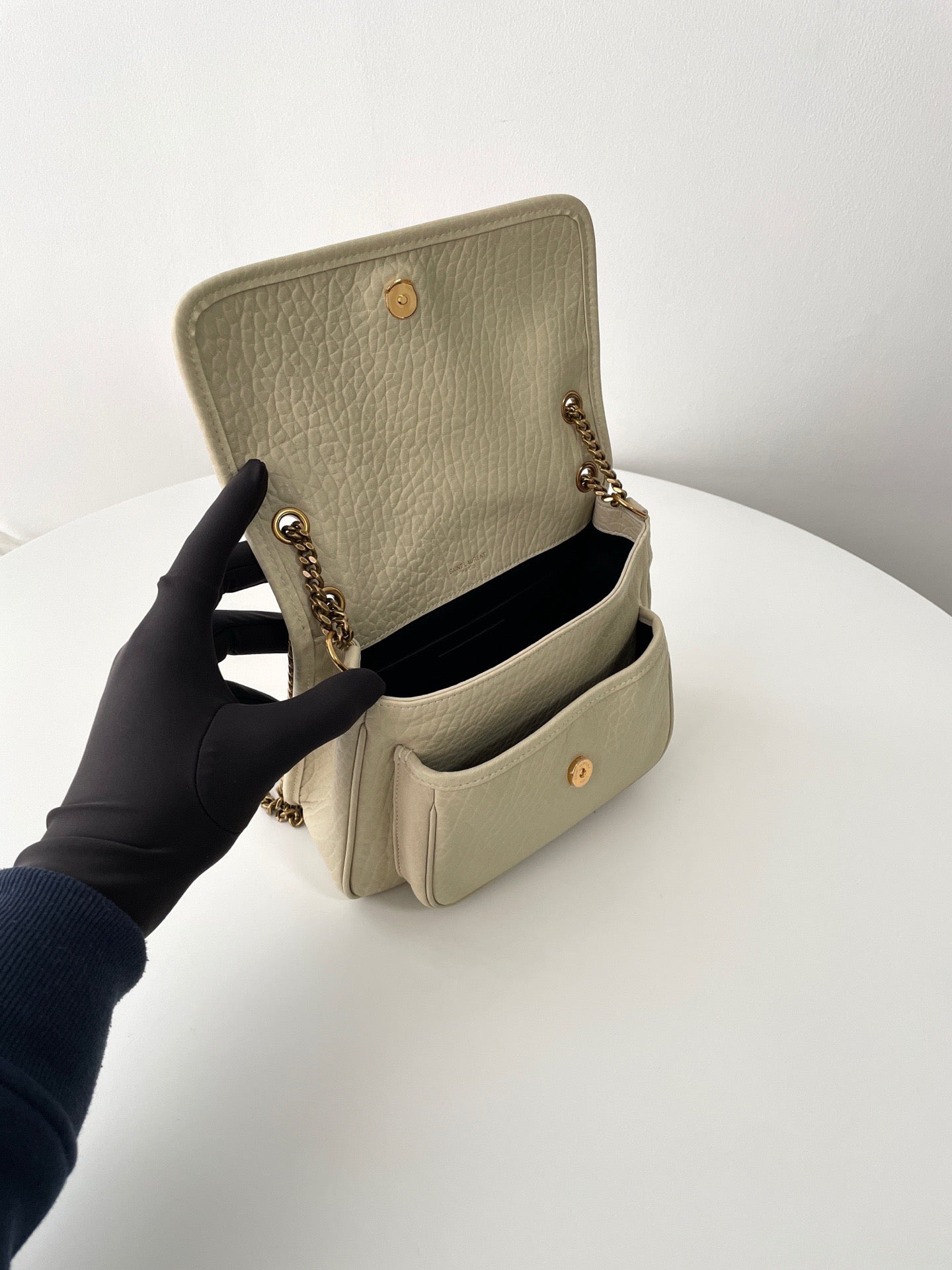 생로랑 니키백 그레인 램스킨  베이비