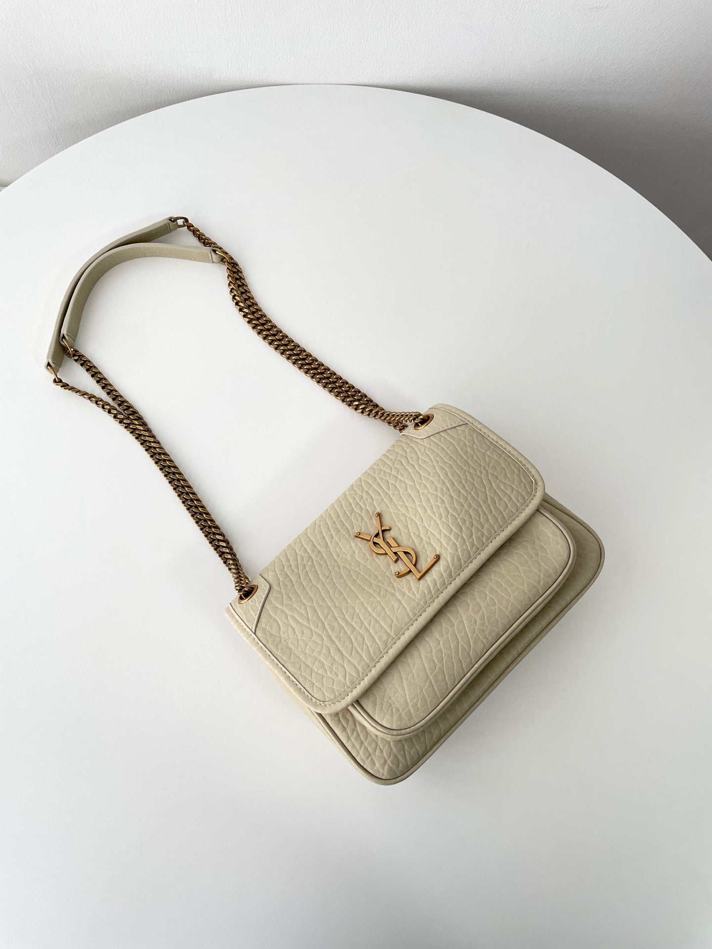 생로랑 니키백 그레인 램스킨  베이비