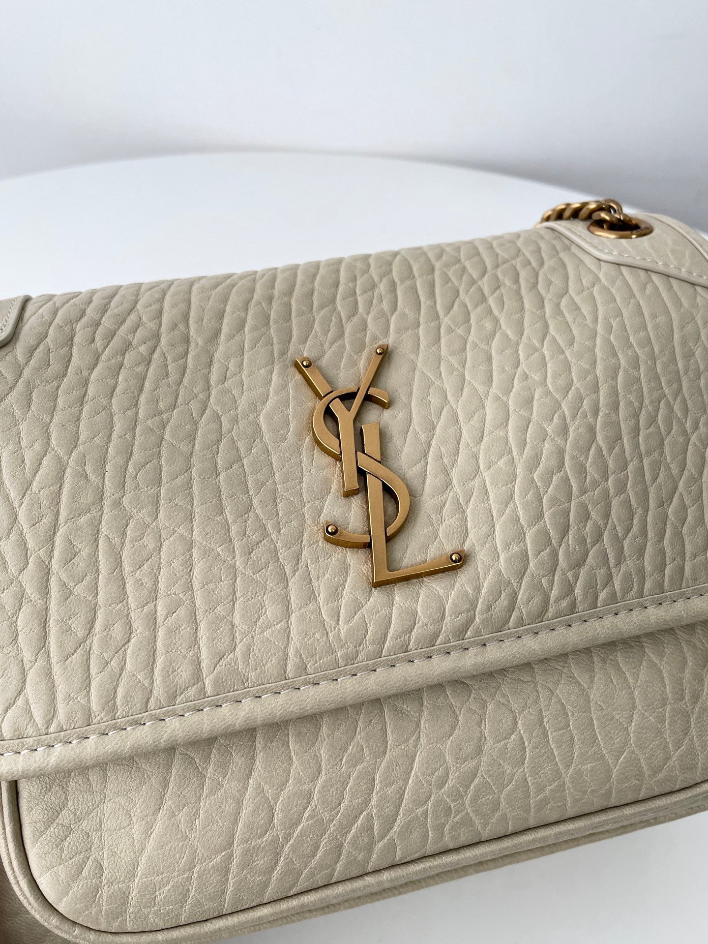 생로랑 니키백 그레인 램스킨  베이비