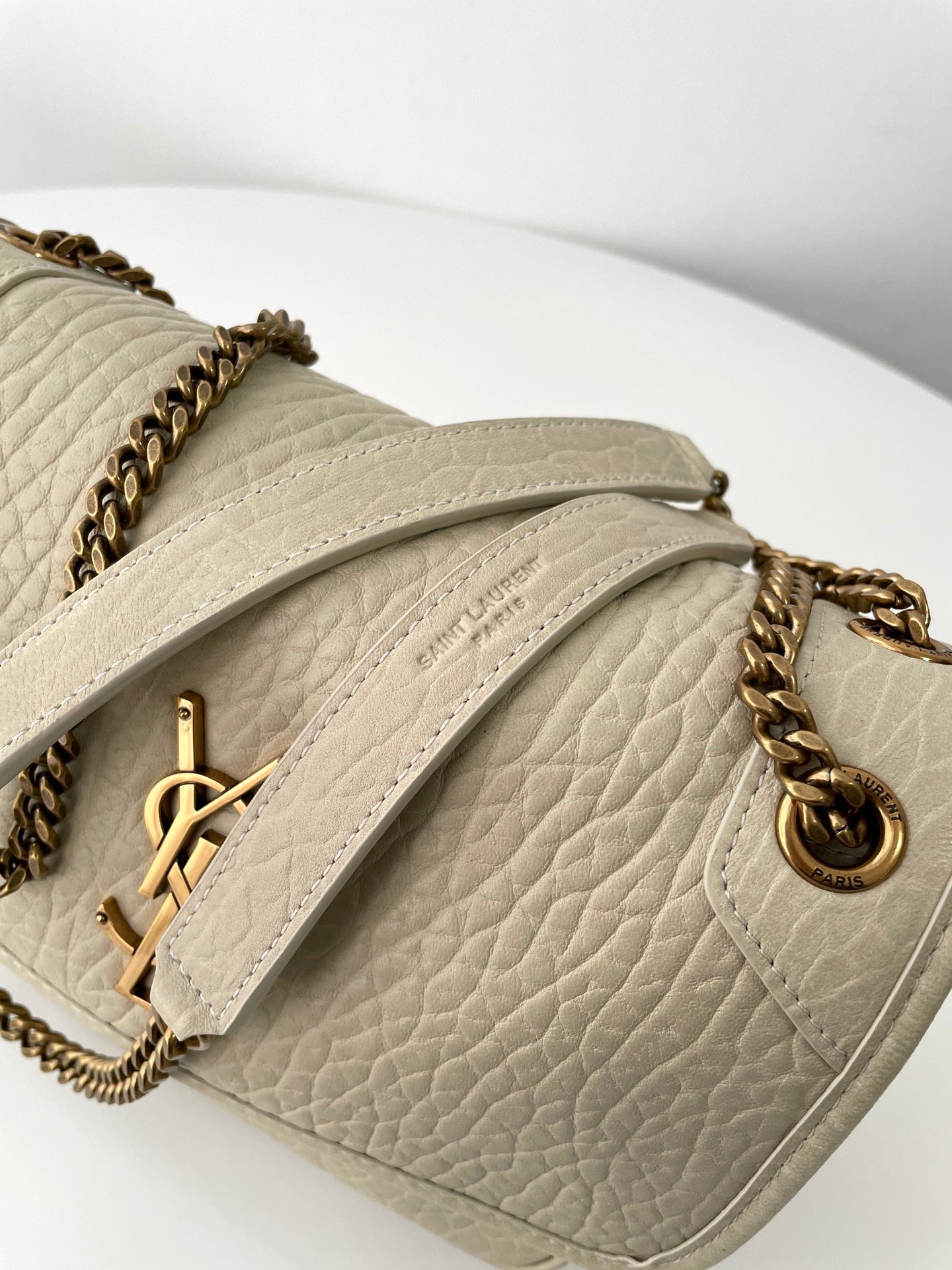 생로랑 니키백 그레인 램스킨  베이비