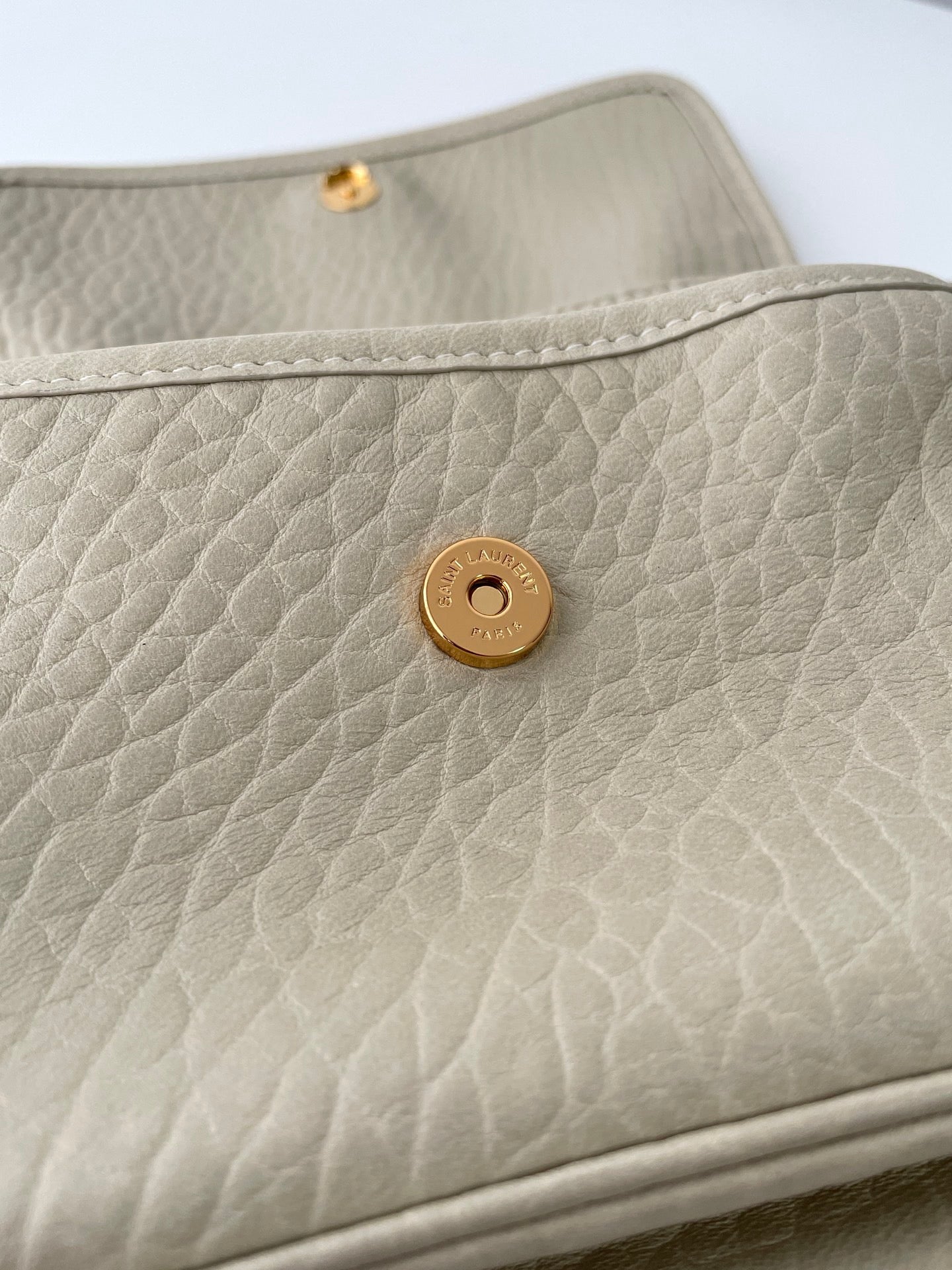 생로랑 니키백 그레인 램스킨  베이비