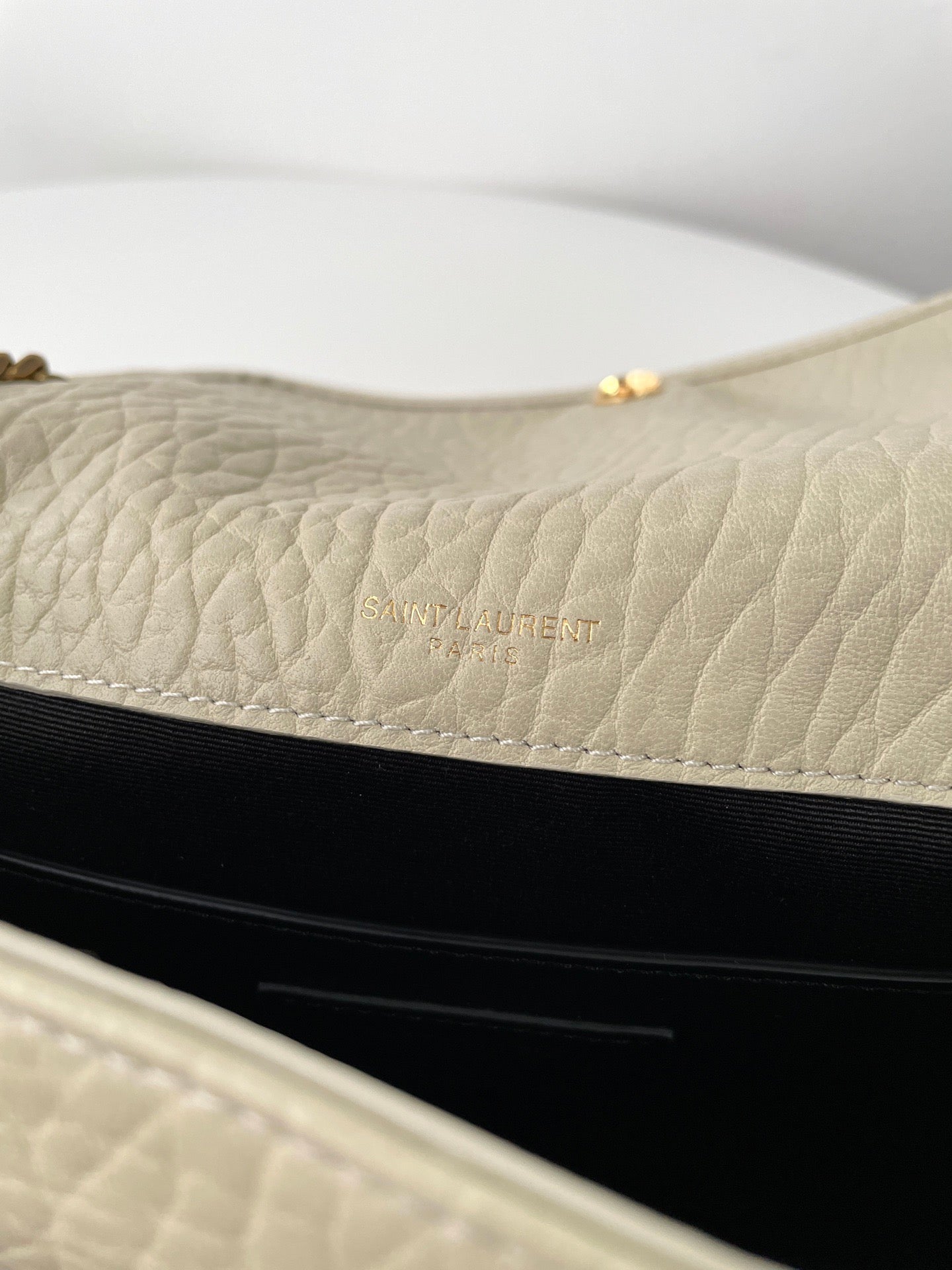 생로랑 니키백 그레인 램스킨  베이비