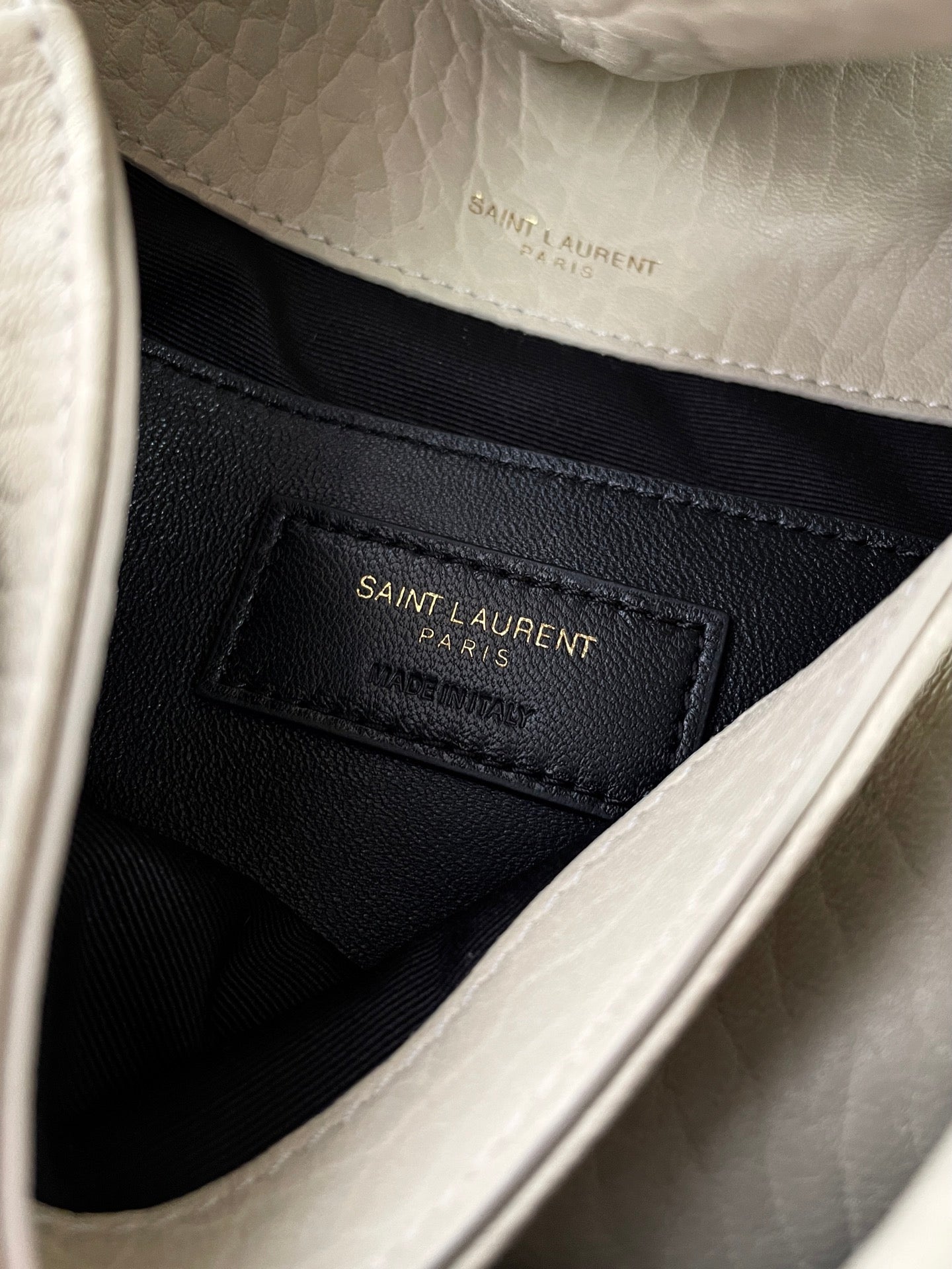 생로랑 니키백 그레인 램스킨  베이비