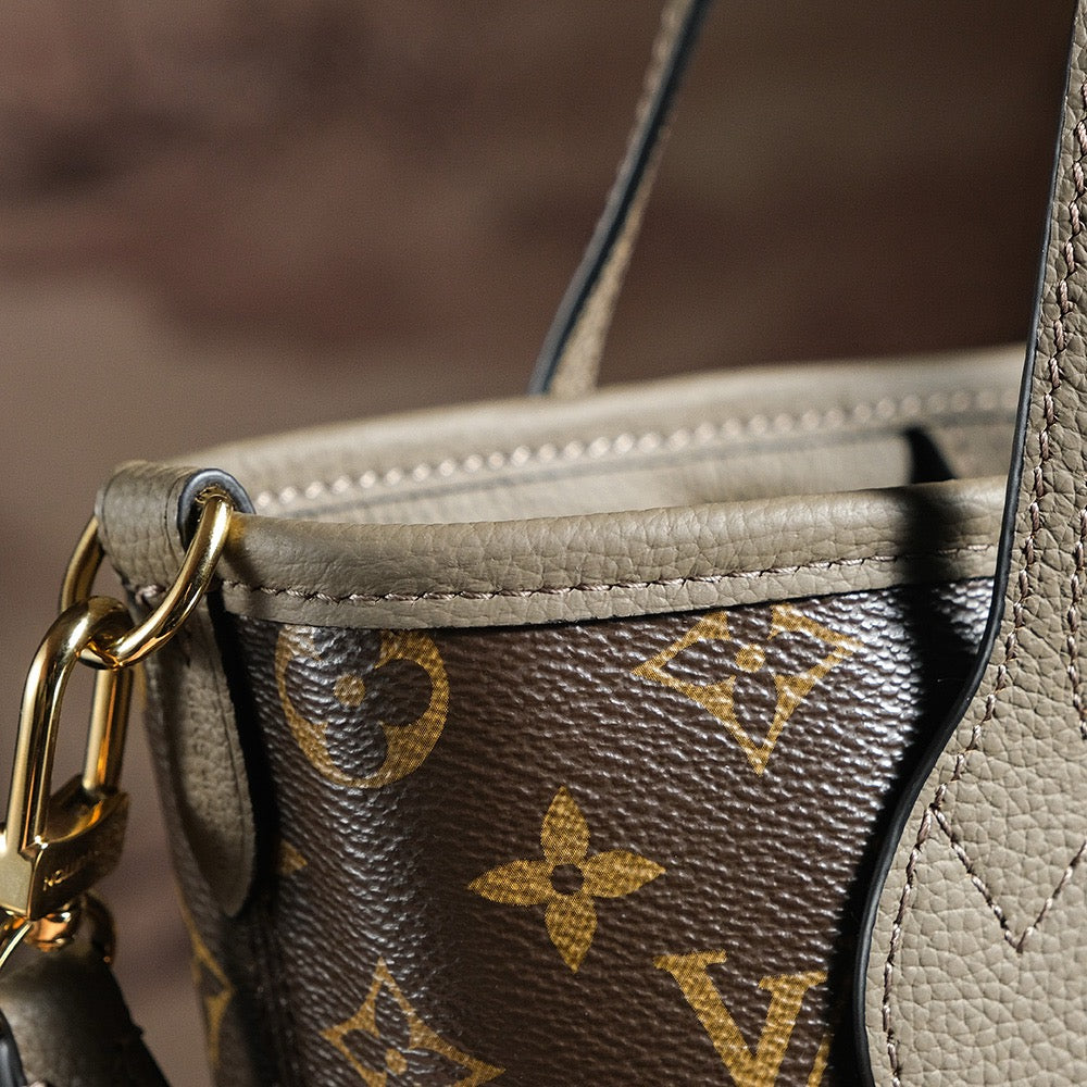 루이비통 네버풀 인사이드 아웃 BB