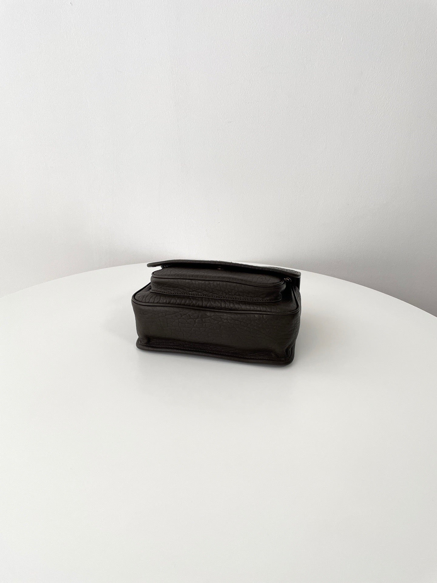 생로랑 니키백 그레인 램스킨  베이비