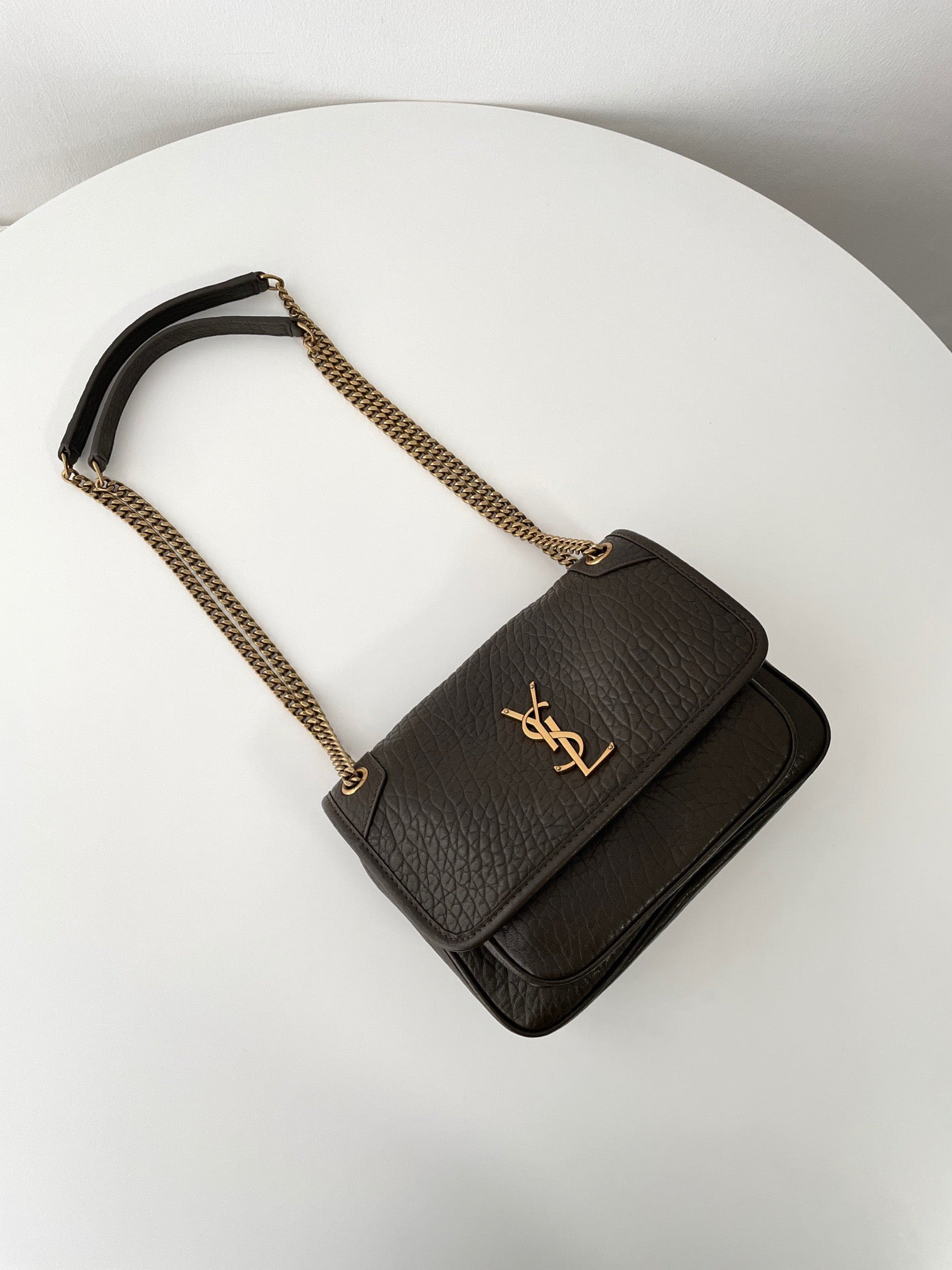 생로랑 니키백 그레인 램스킨  베이비