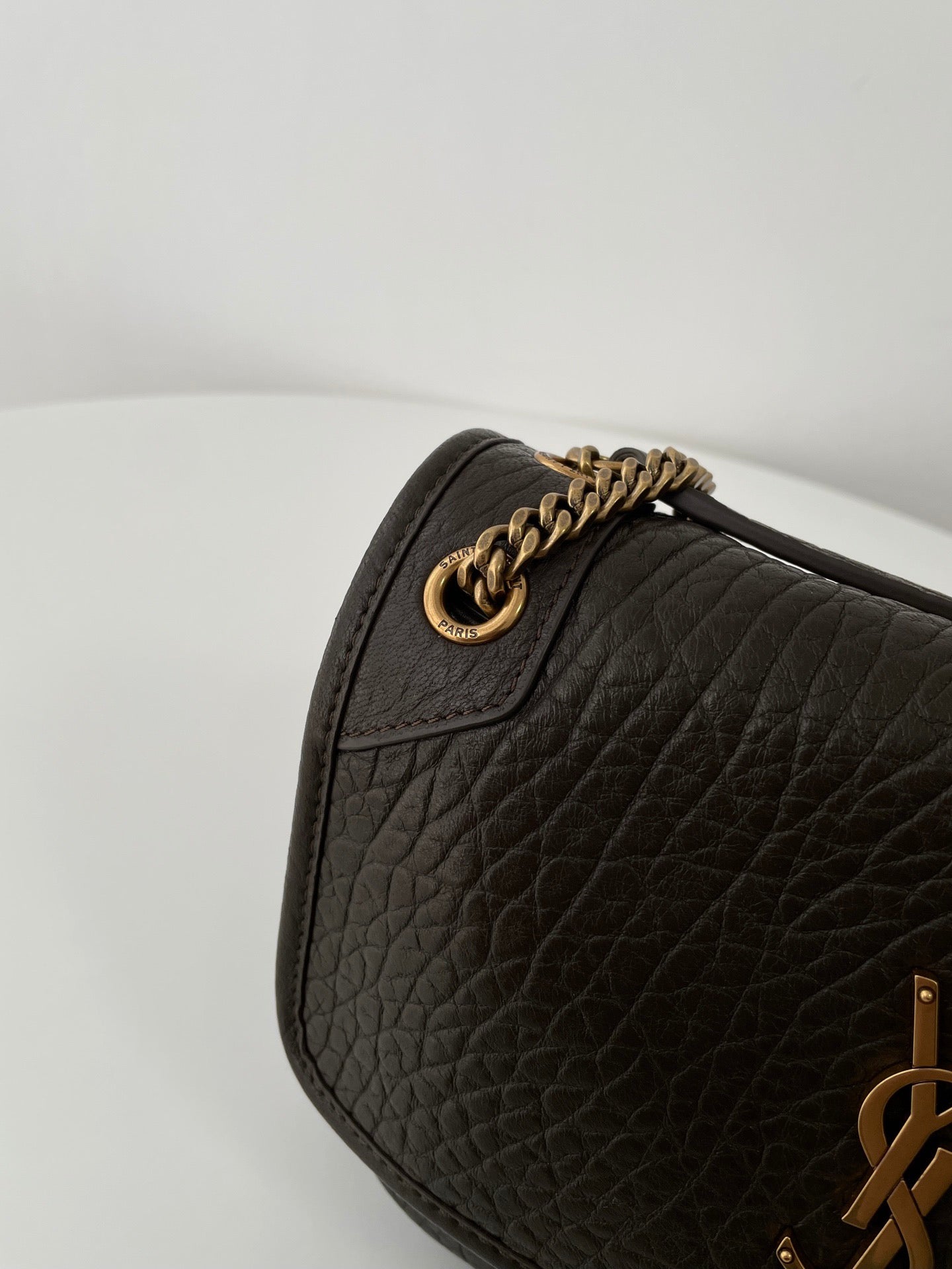 생로랑 니키백 그레인 램스킨  베이비