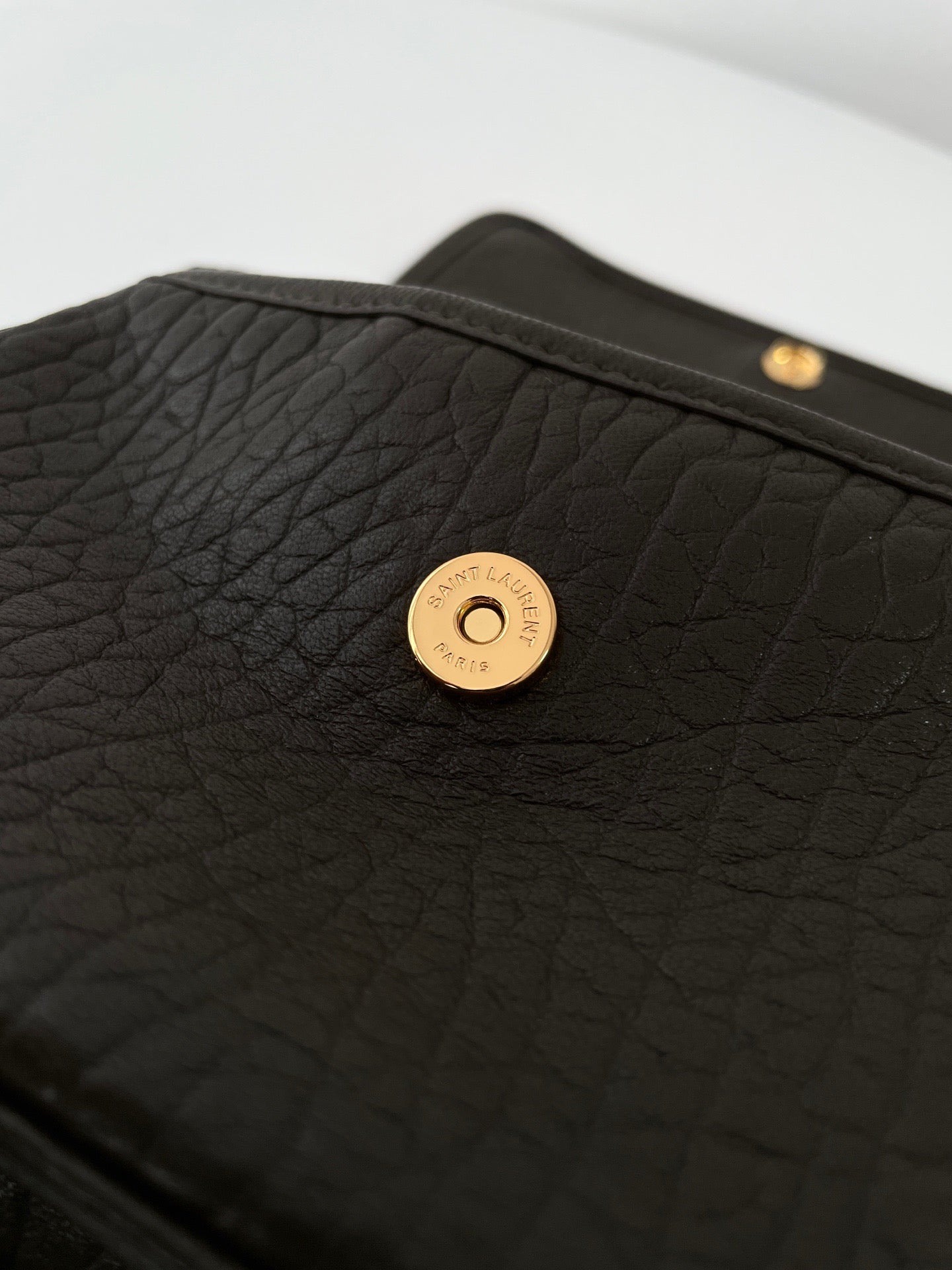 생로랑 니키백 그레인 램스킨  베이비