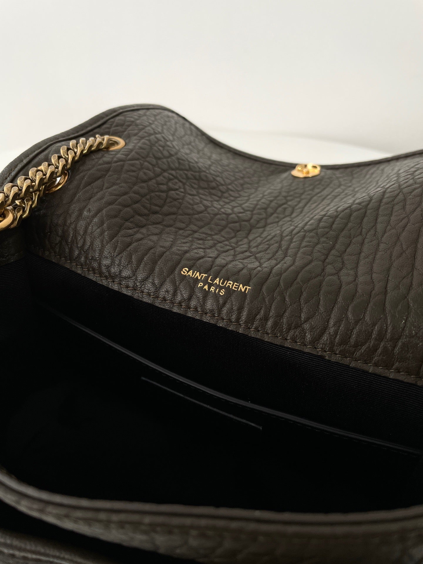 생로랑 니키백 그레인 램스킨  베이비