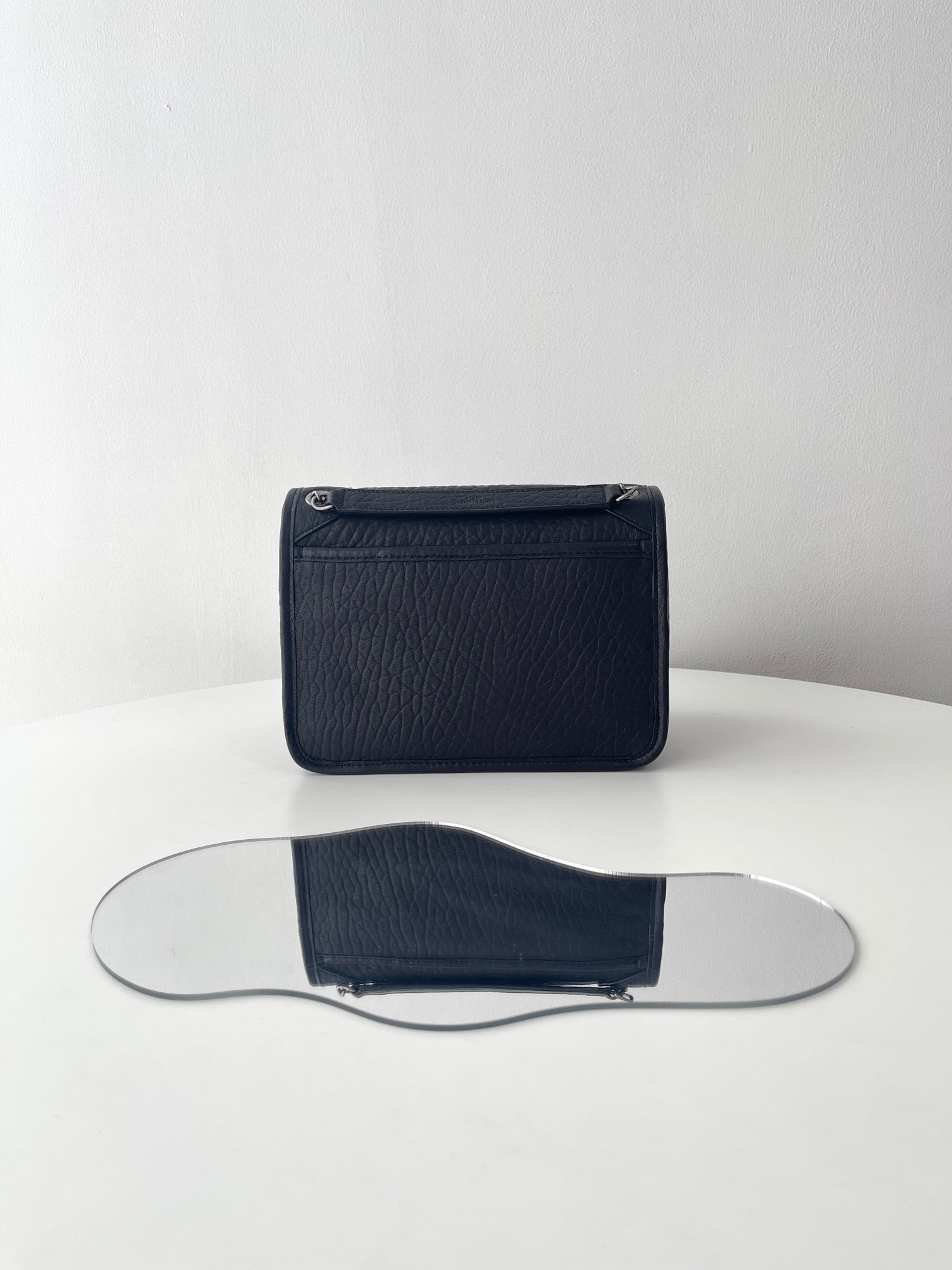 생로랑 니키백 그레인 램스킨  베이비