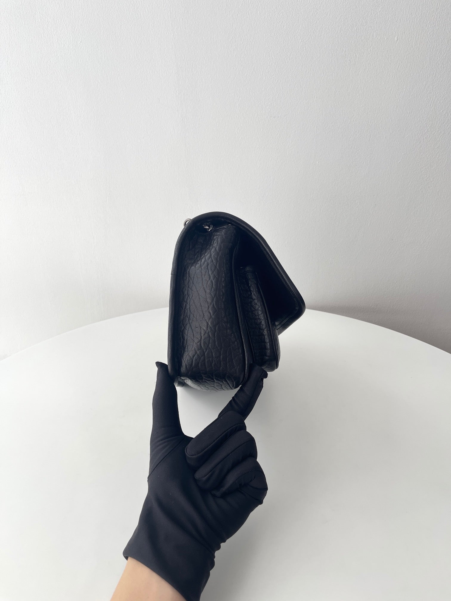 생로랑 니키백 그레인 램스킨  베이비