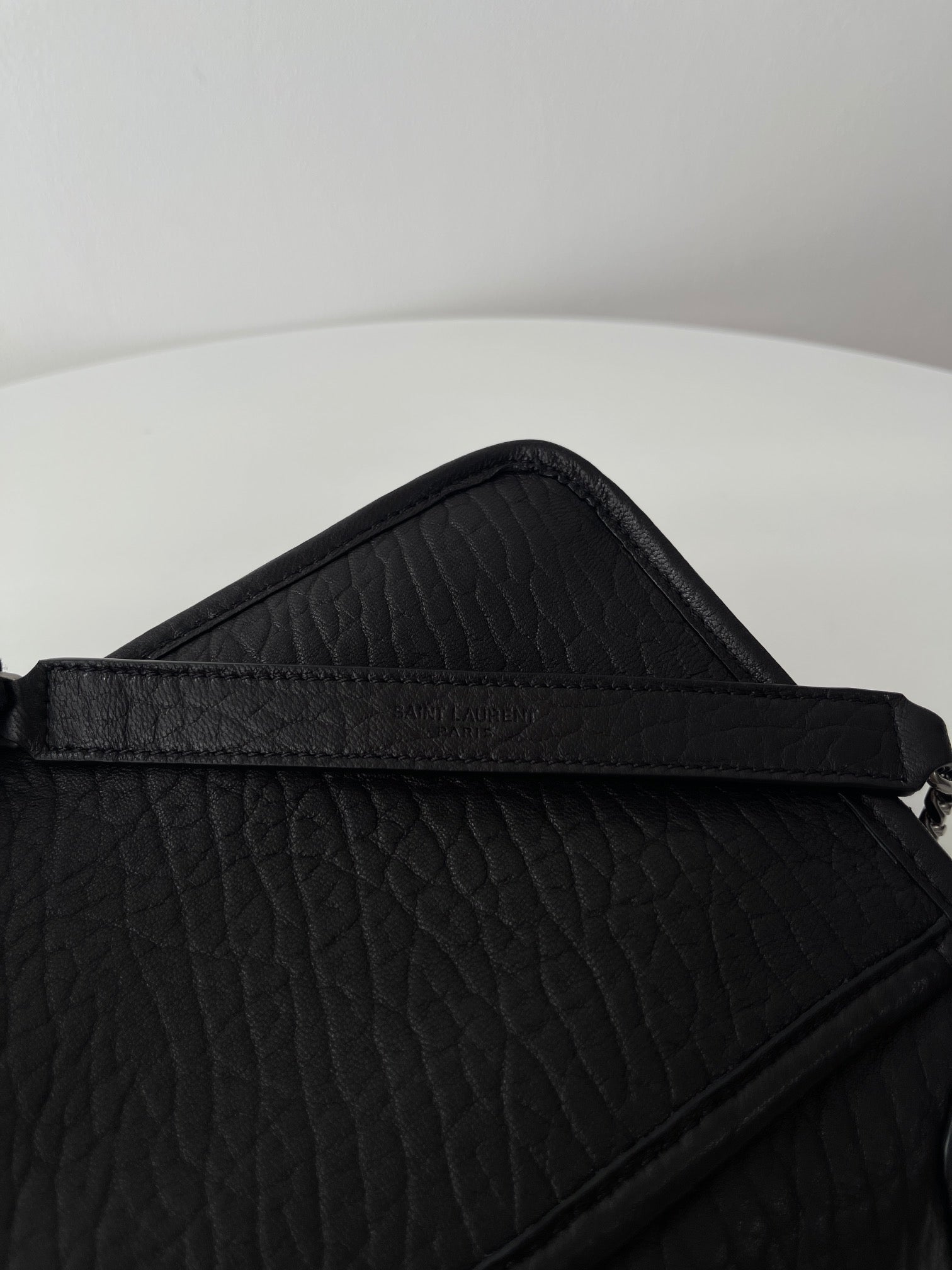 생로랑 니키백 그레인 램스킨  베이비